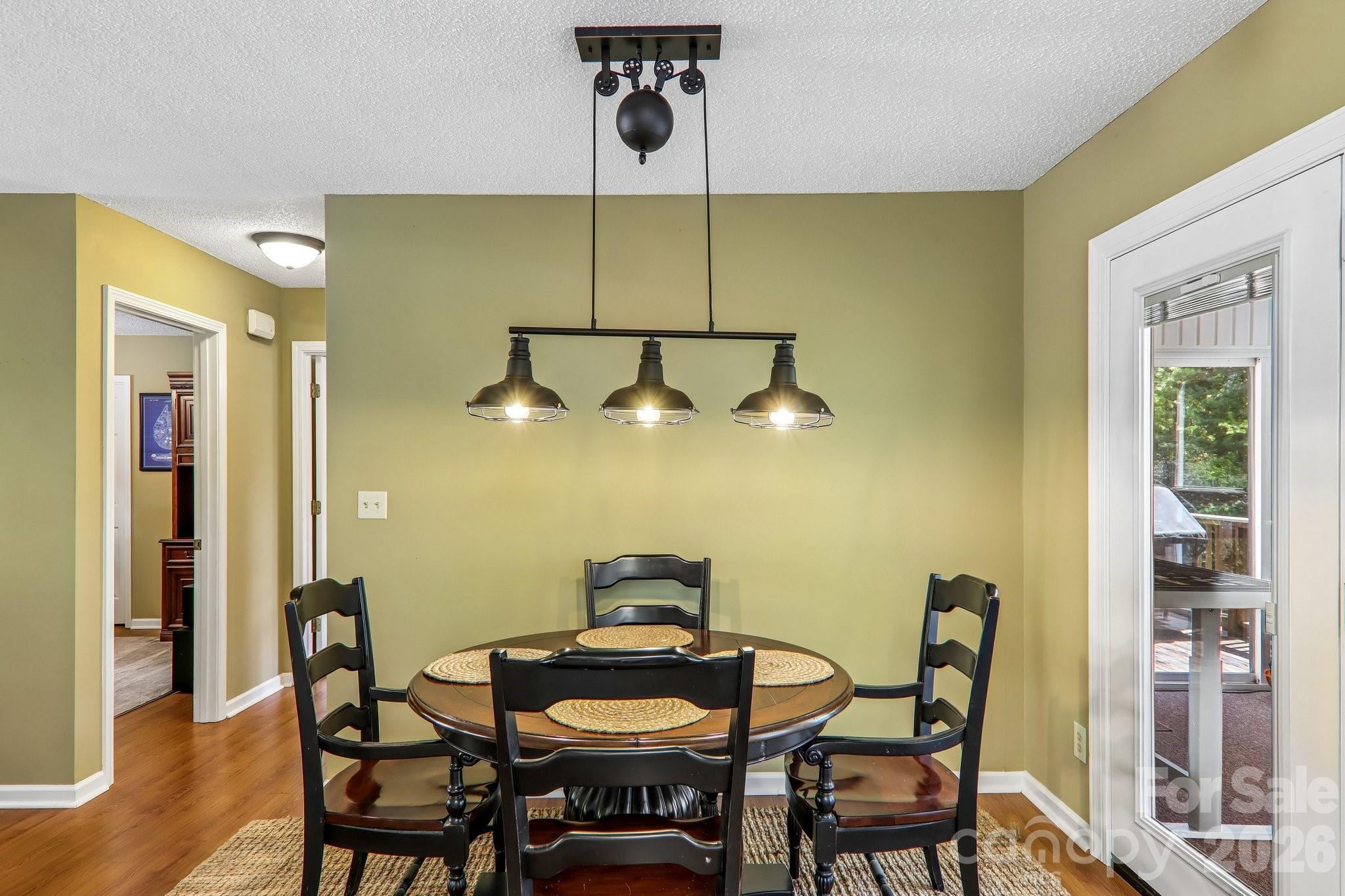 7 Maple Leaf Drive — Hendersonville