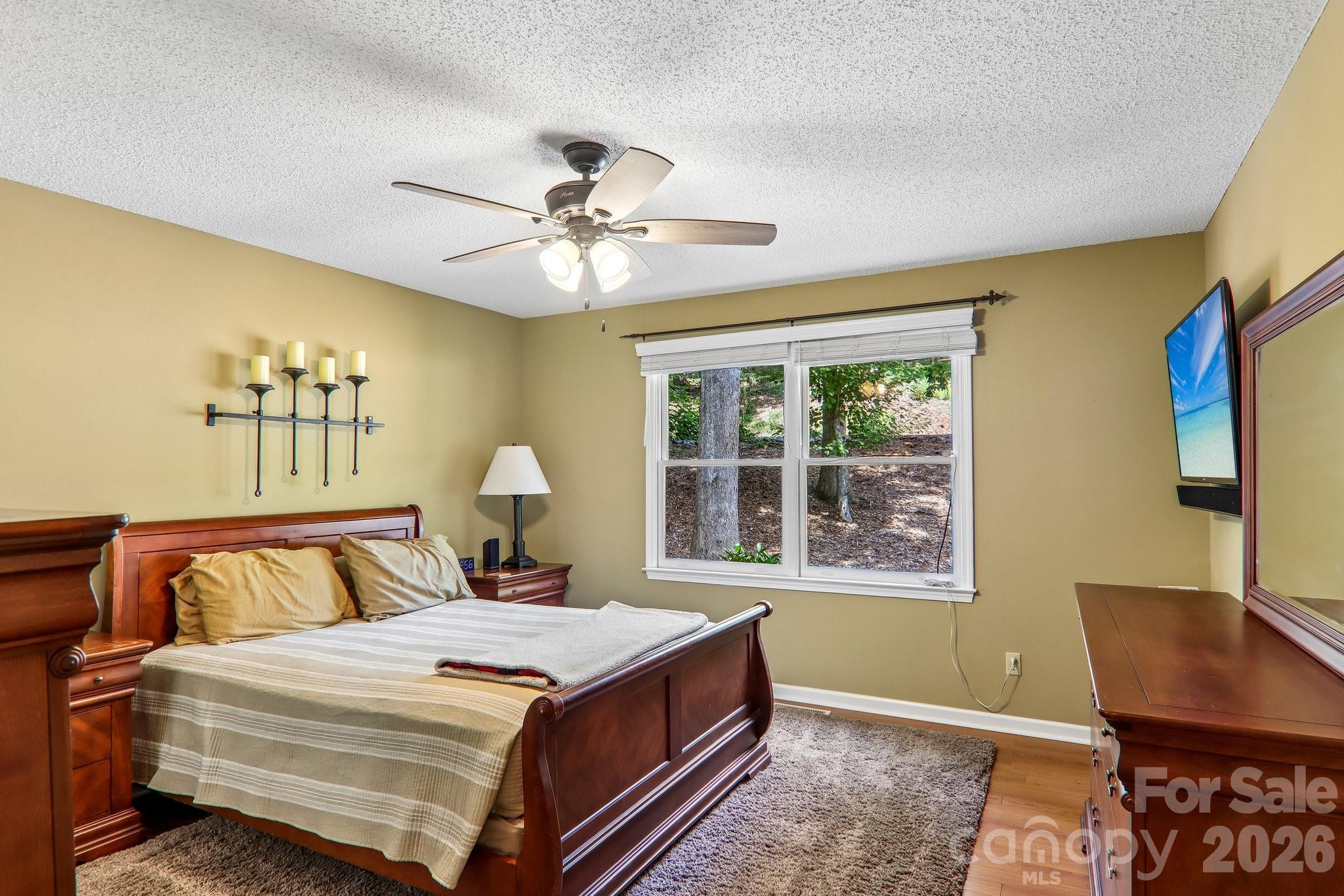 7 Maple Leaf Drive — Hendersonville