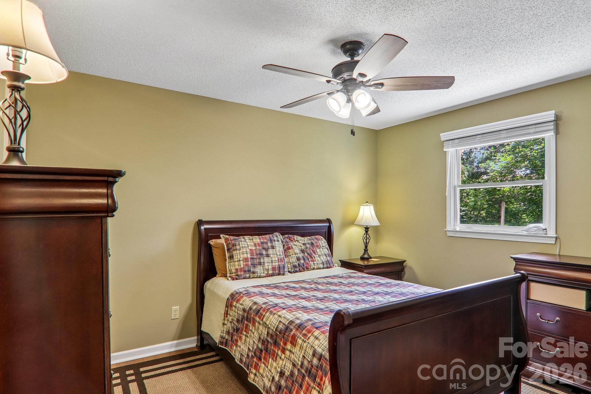 7 Maple Leaf Drive — Hendersonville