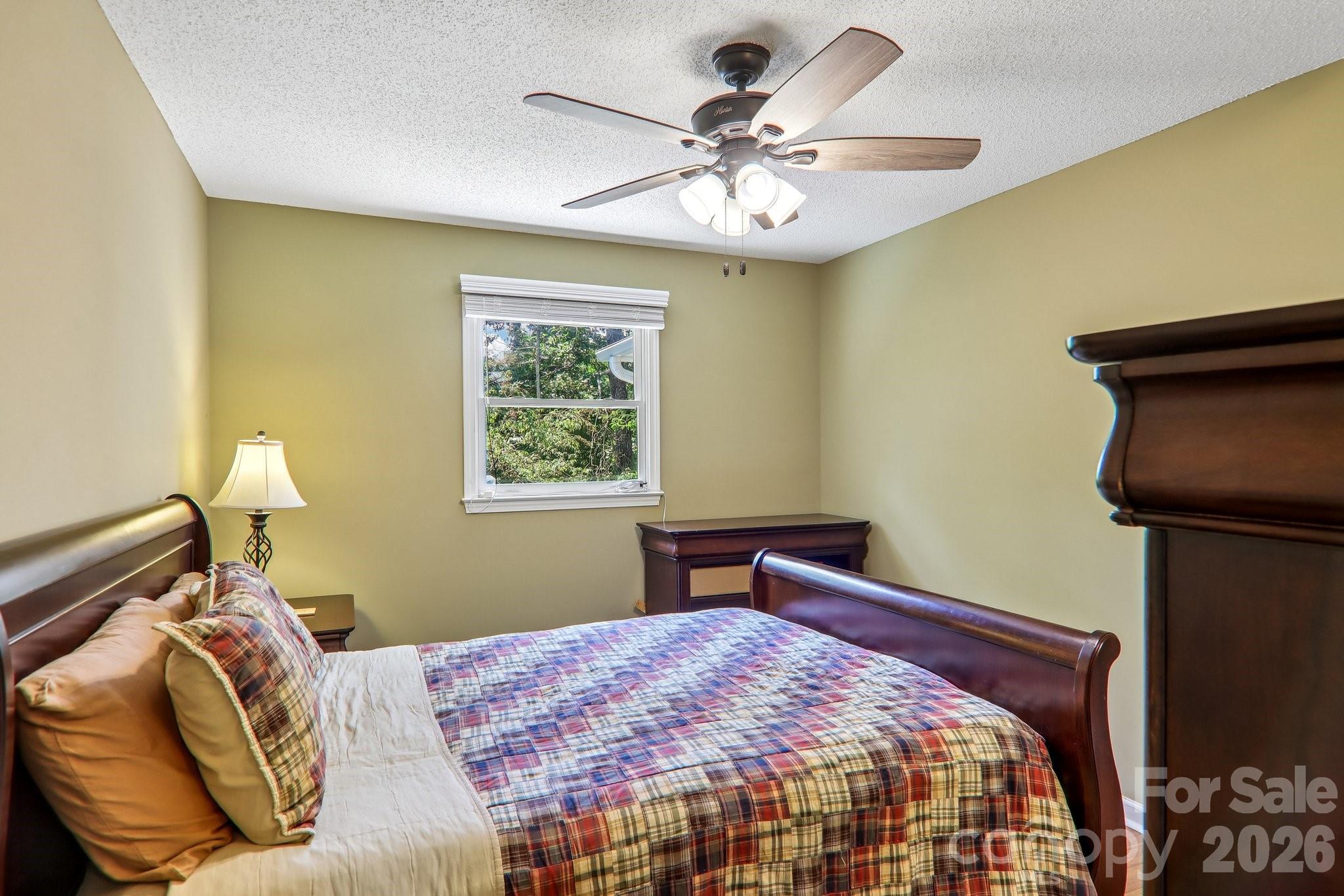 7 Maple Leaf Drive — Hendersonville