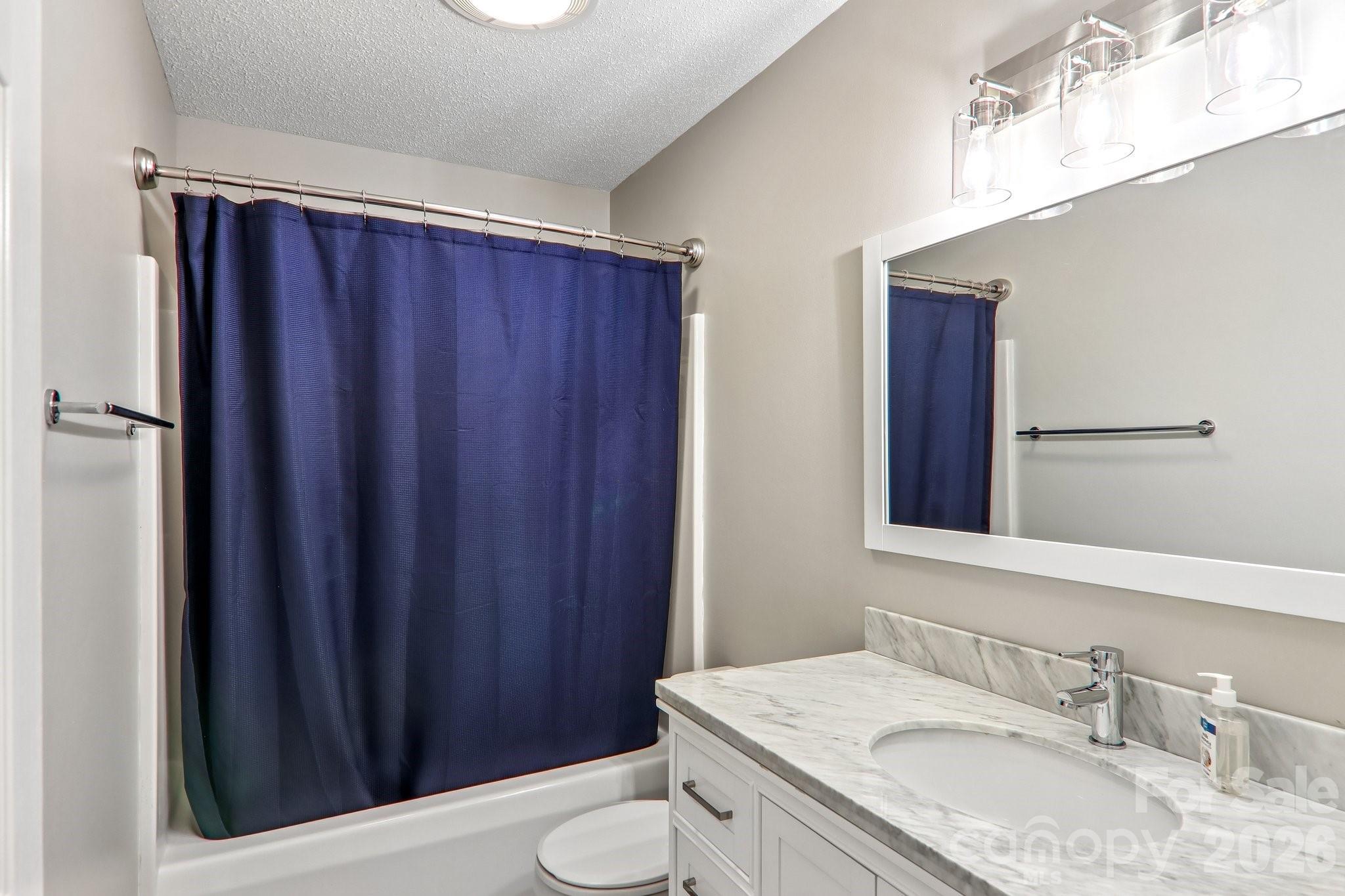 7 Maple Leaf Drive — Hendersonville