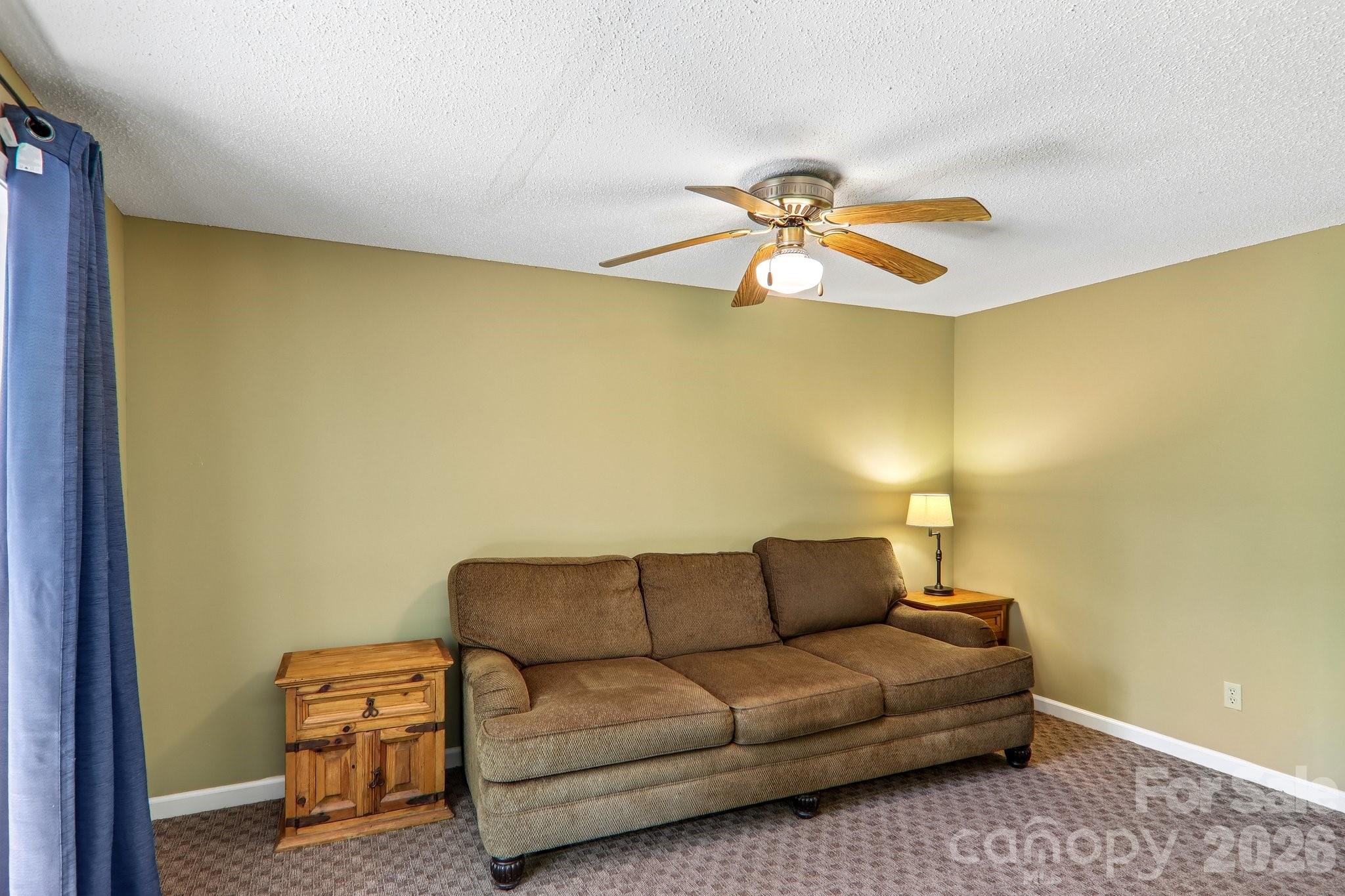 7 Maple Leaf Drive — Hendersonville