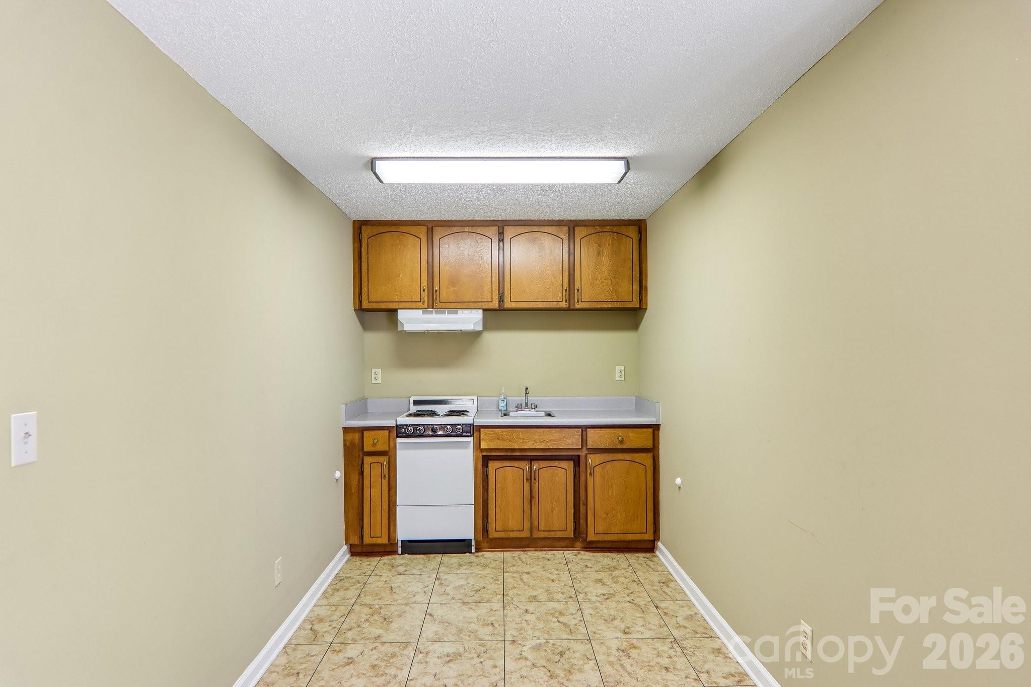 7 Maple Leaf Drive — Hendersonville