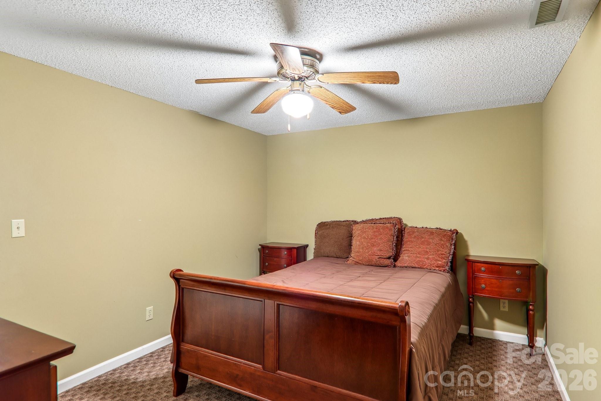 7 Maple Leaf Drive — Hendersonville