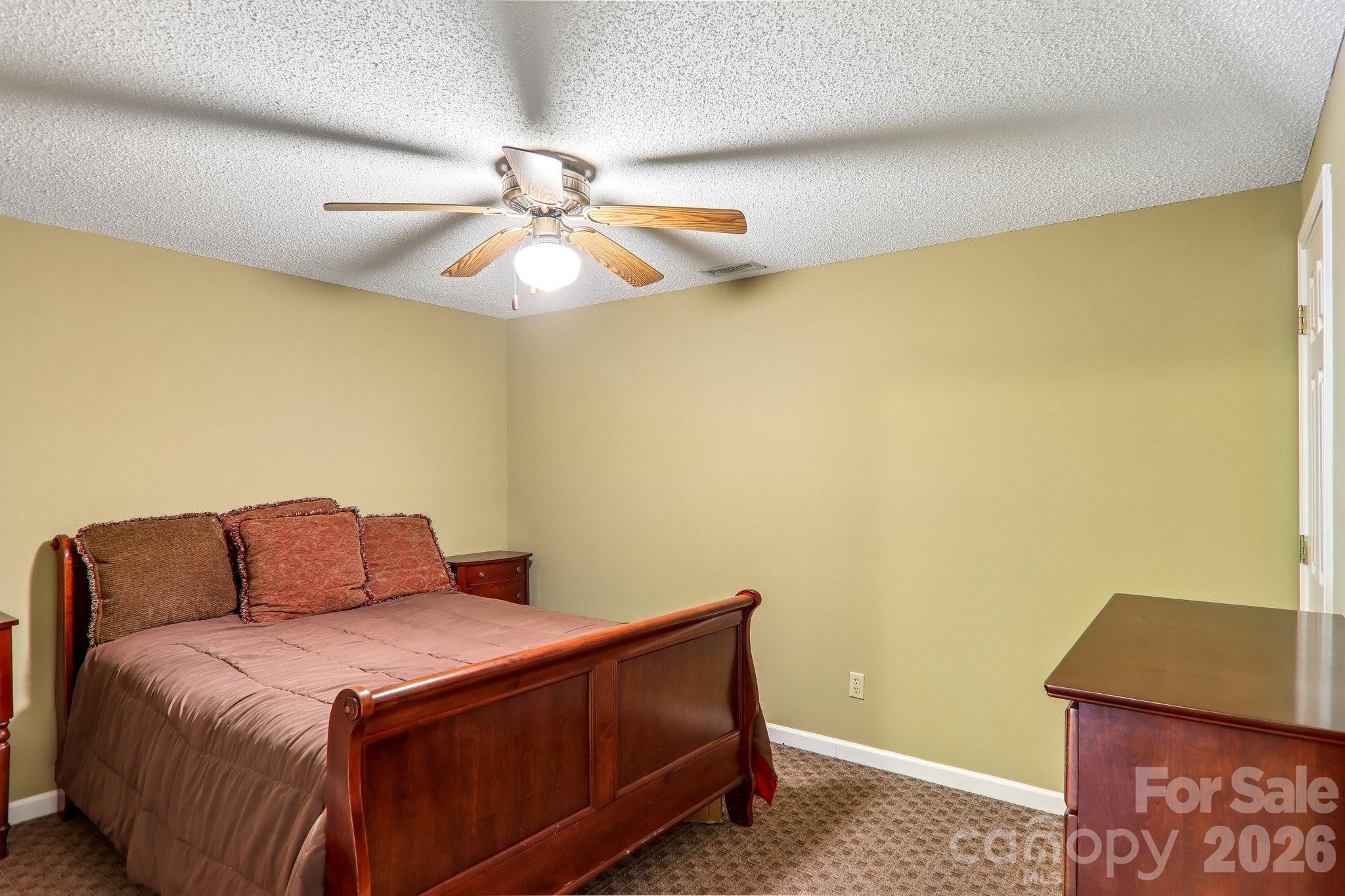 7 Maple Leaf Drive — Hendersonville