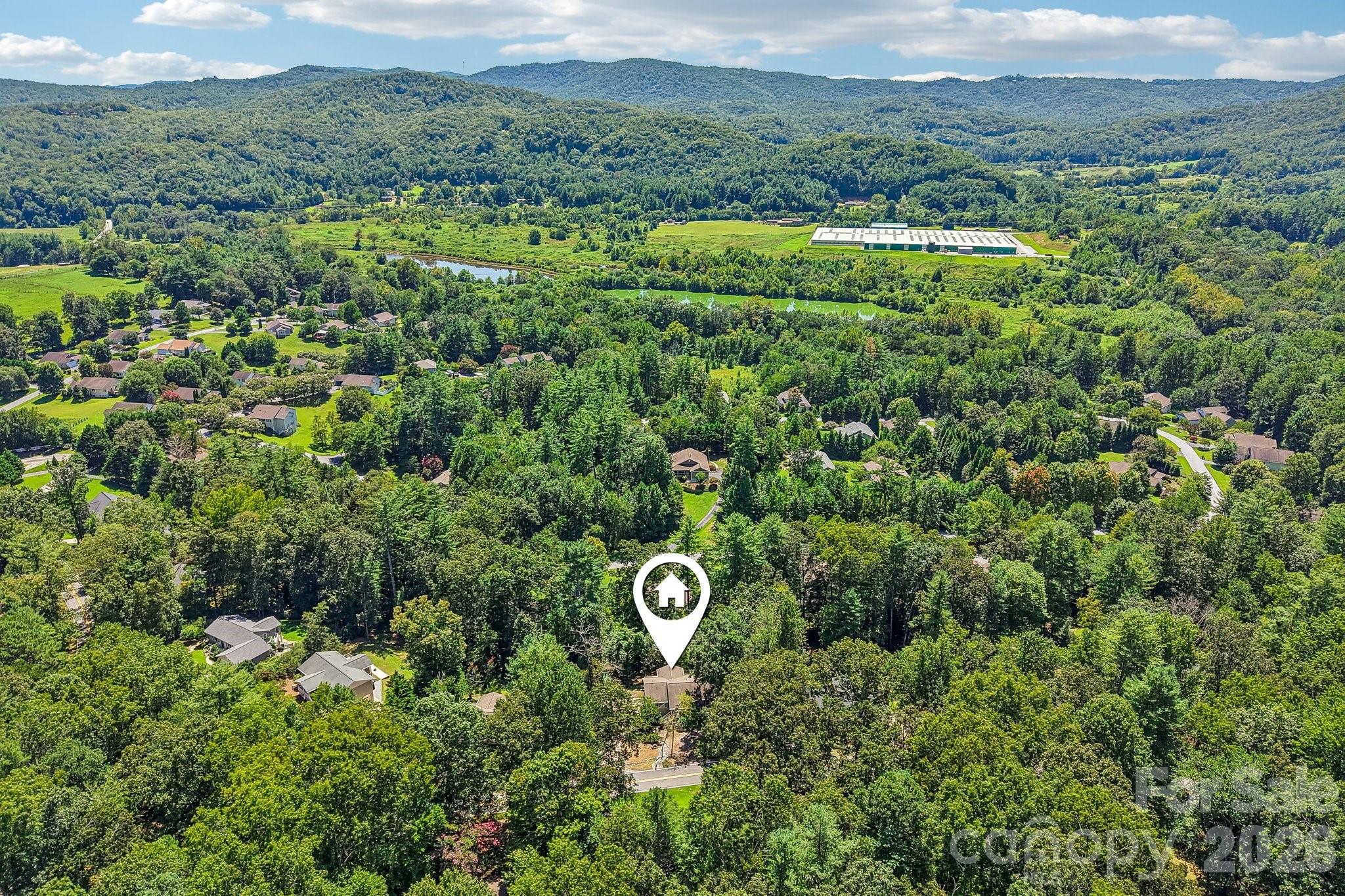 7 Maple Leaf Drive — Hendersonville