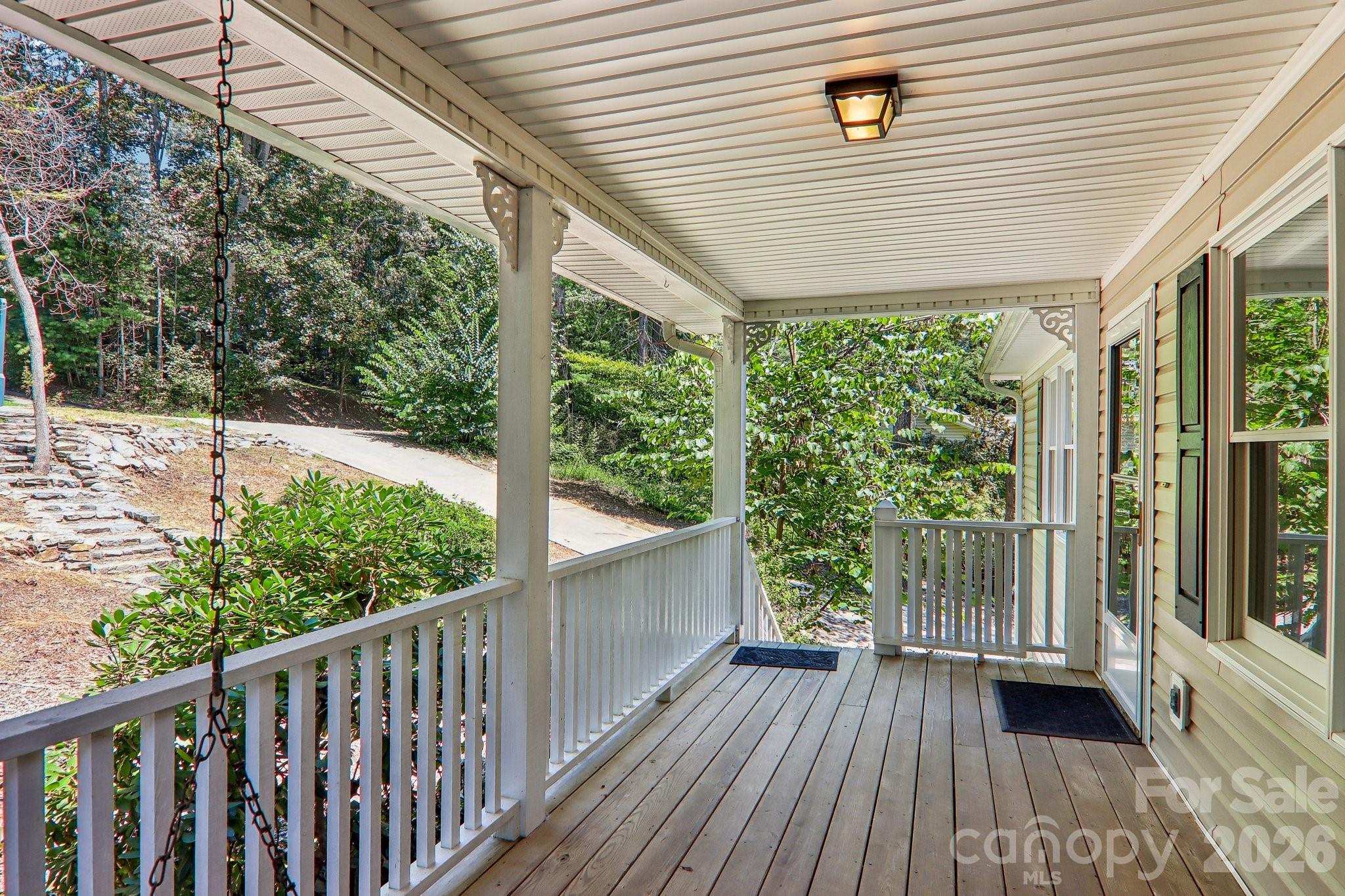 7 Maple Leaf Drive — Hendersonville
