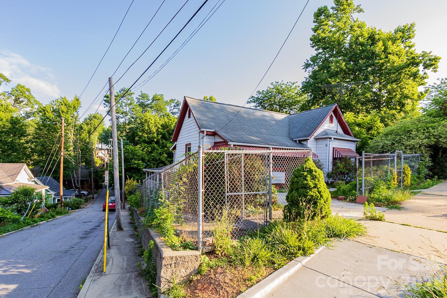 91 Clingman Avenue — Asheville