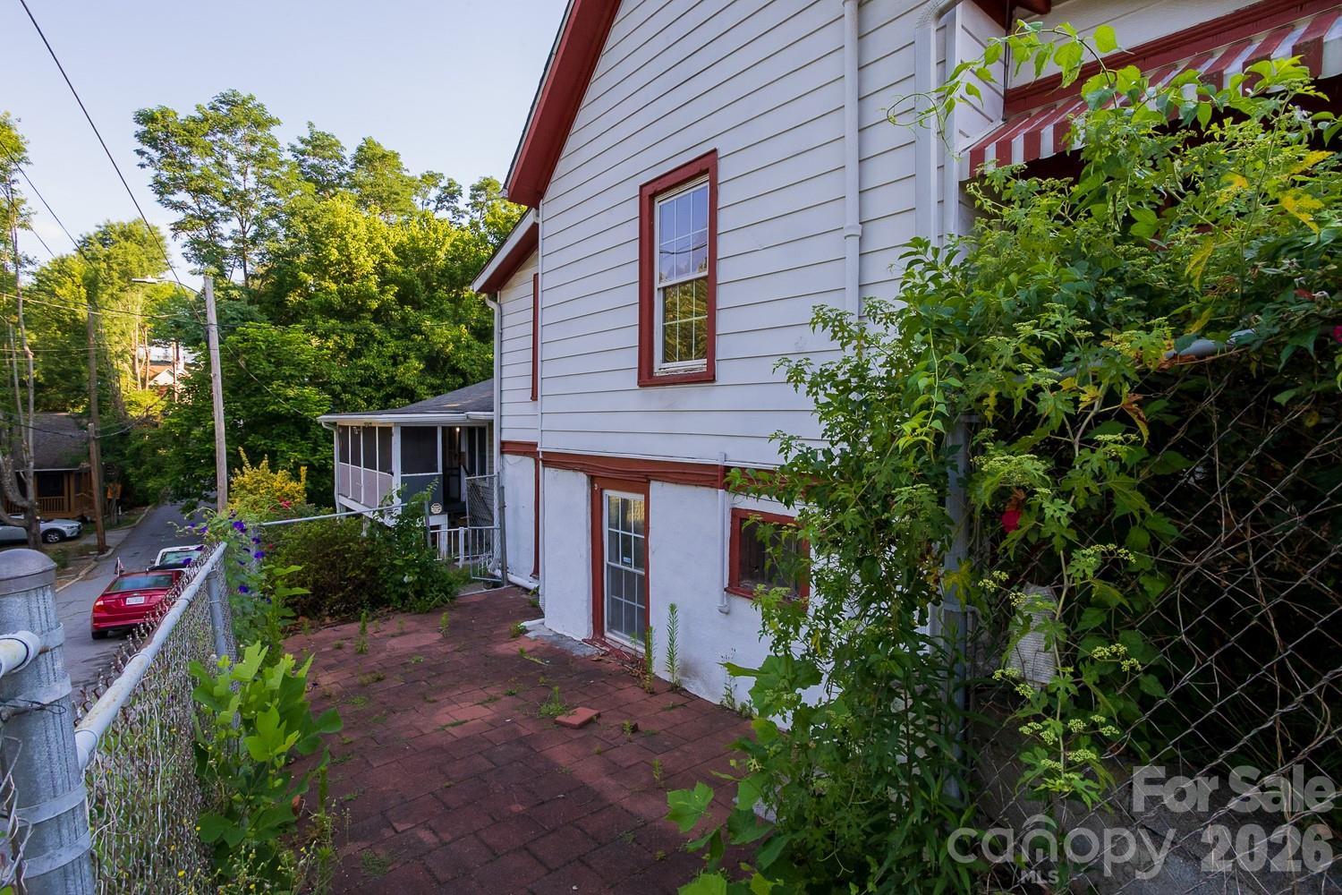 91 Clingman Avenue — Asheville