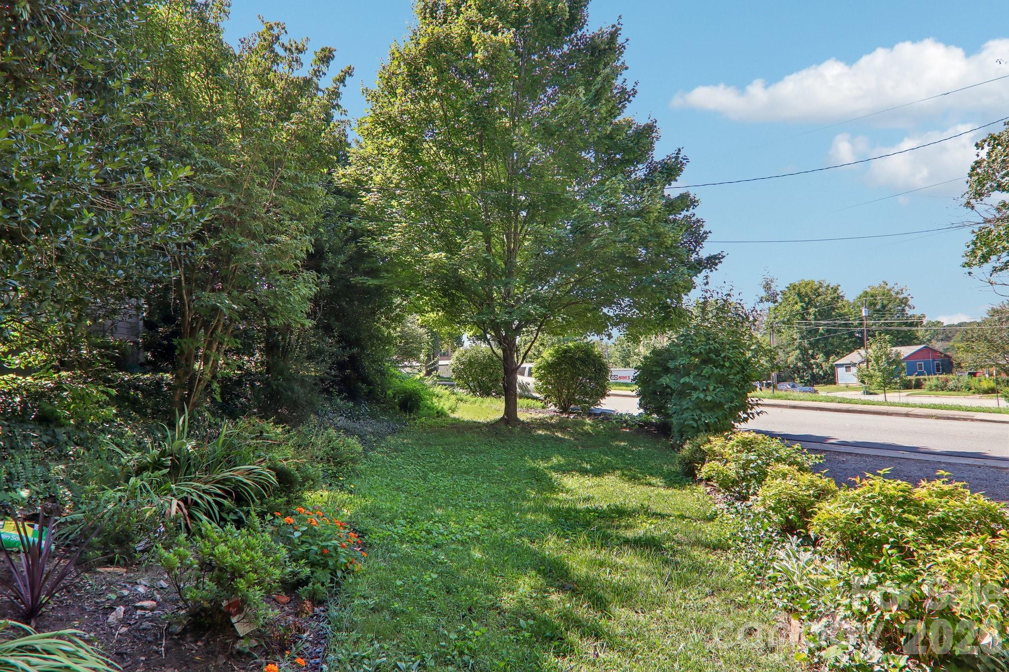 137 Sulphur Springs Road — Asheville