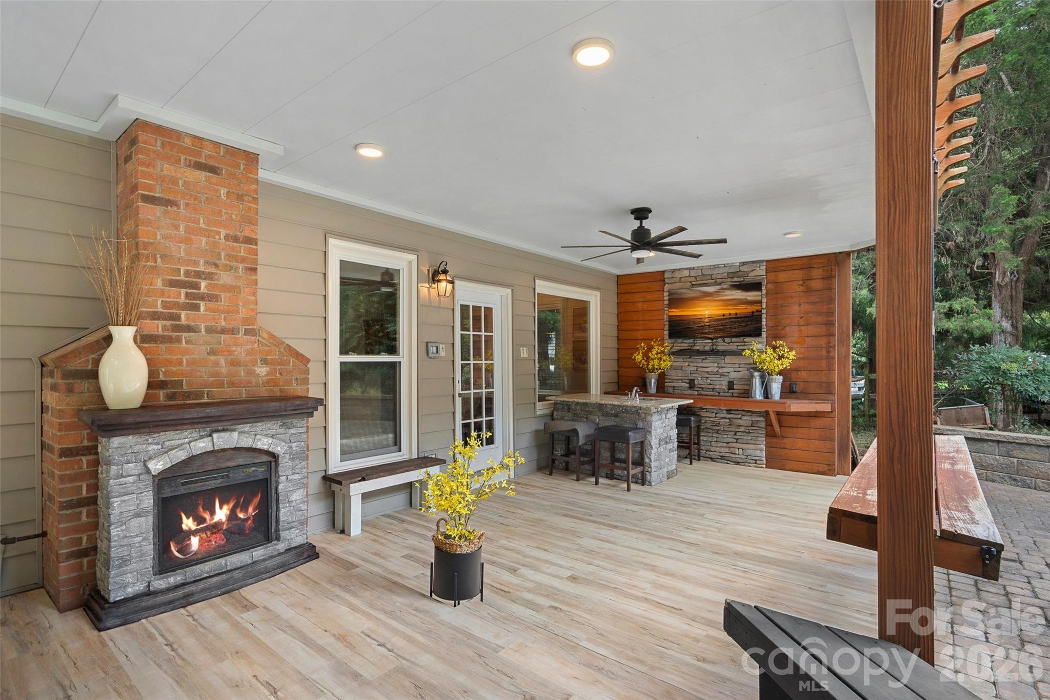 12507 Angel Oak Drive — Huntersville