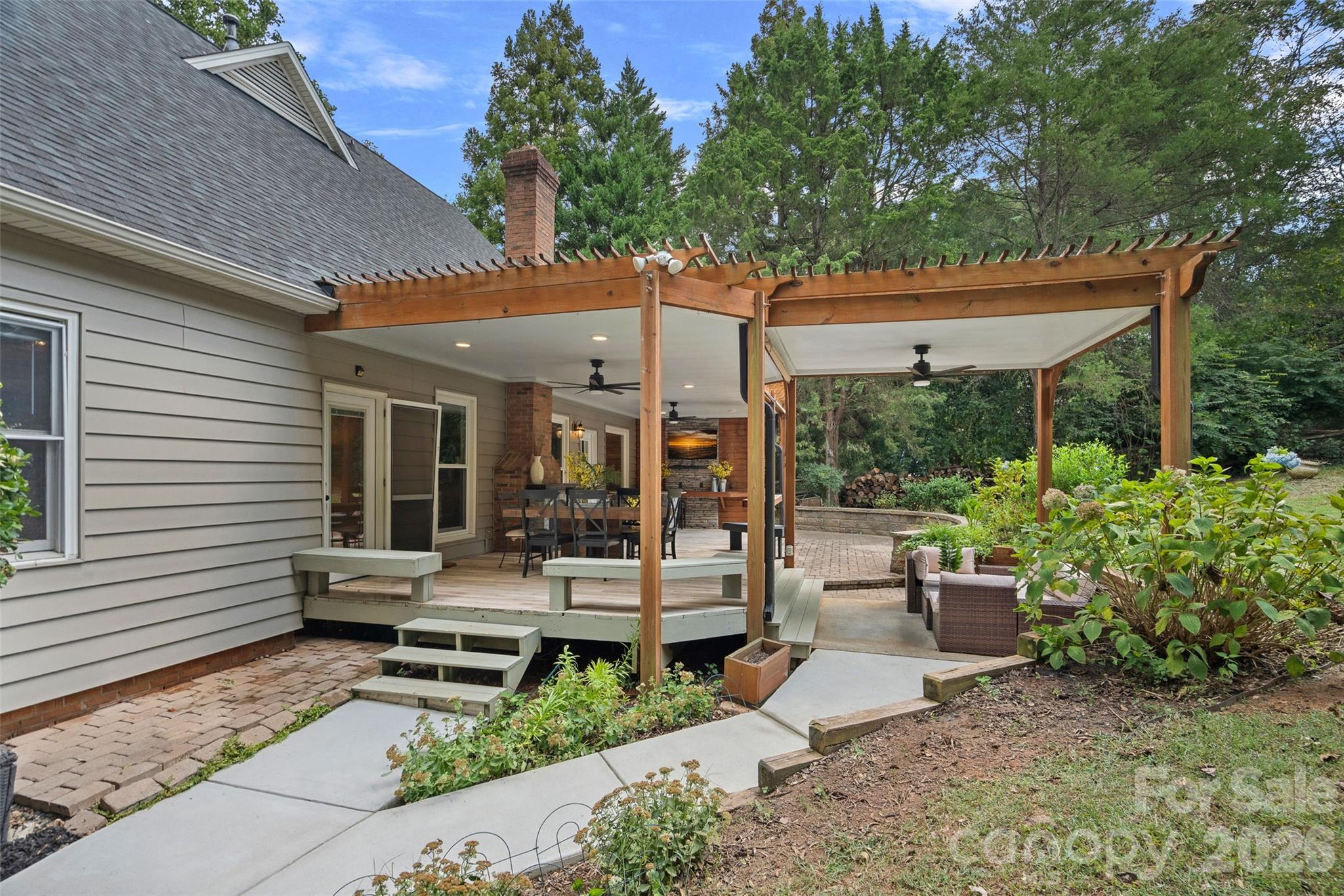 12507 Angel Oak Drive — Huntersville