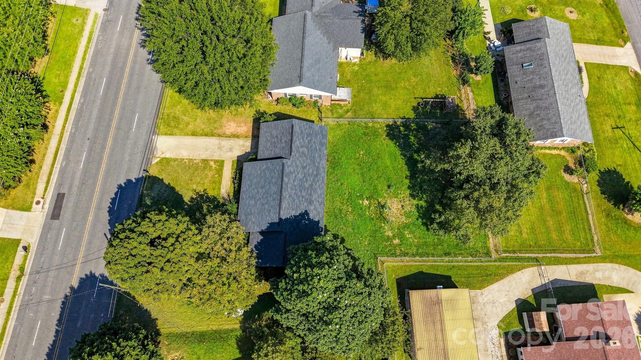 2103 2nd Avenue NW — Hickory