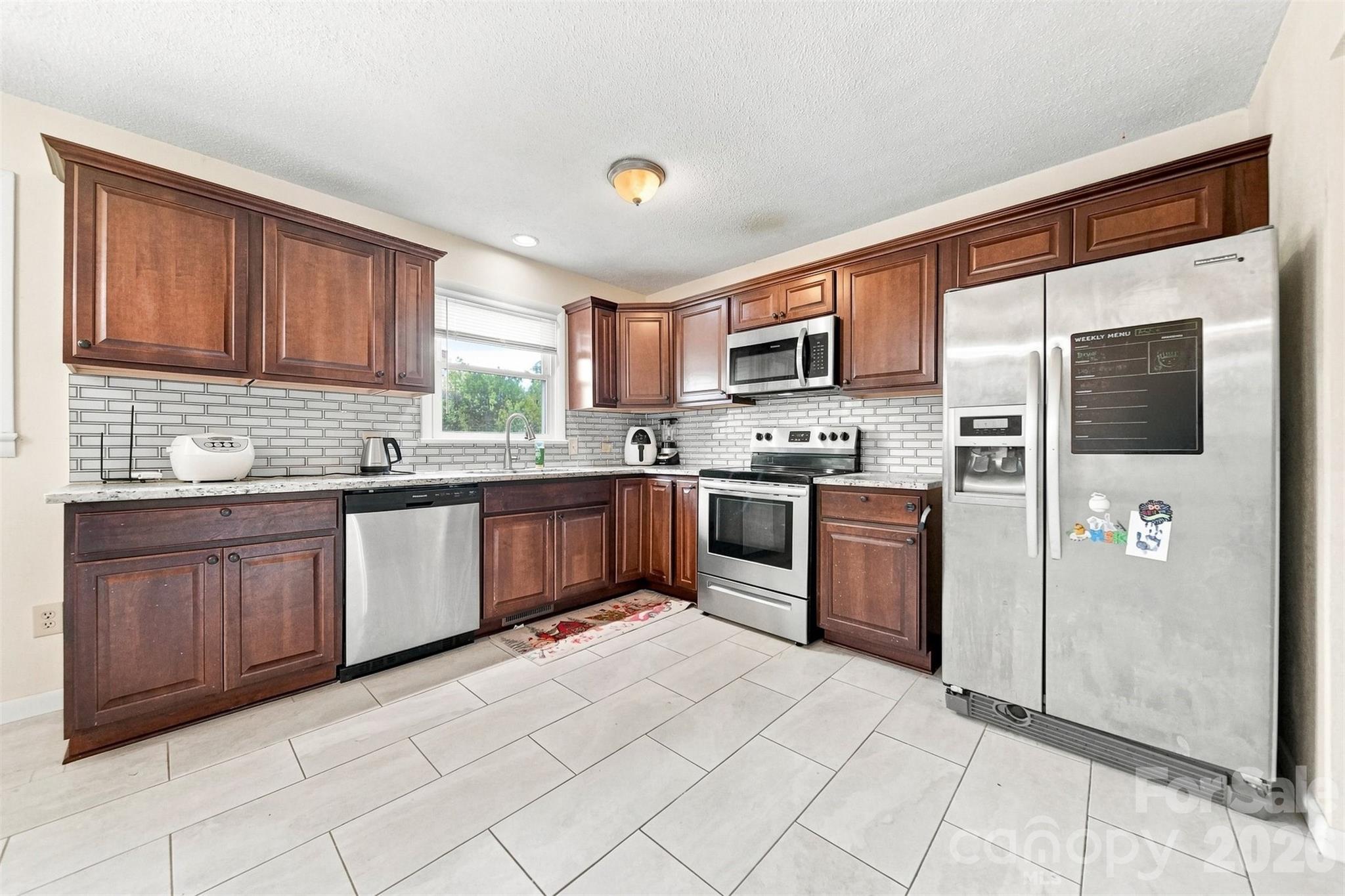 2103 2nd Avenue NW — Hickory