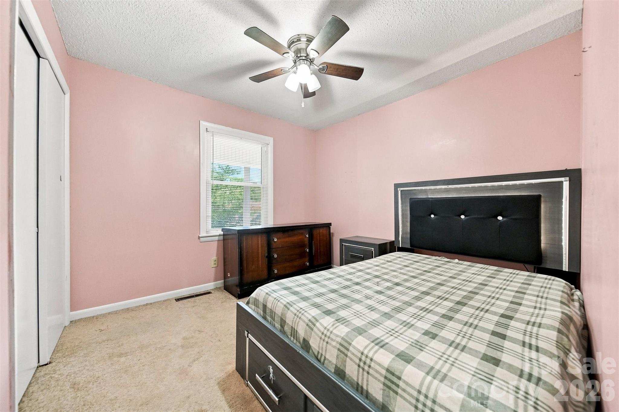 2103 2nd Avenue NW — Hickory