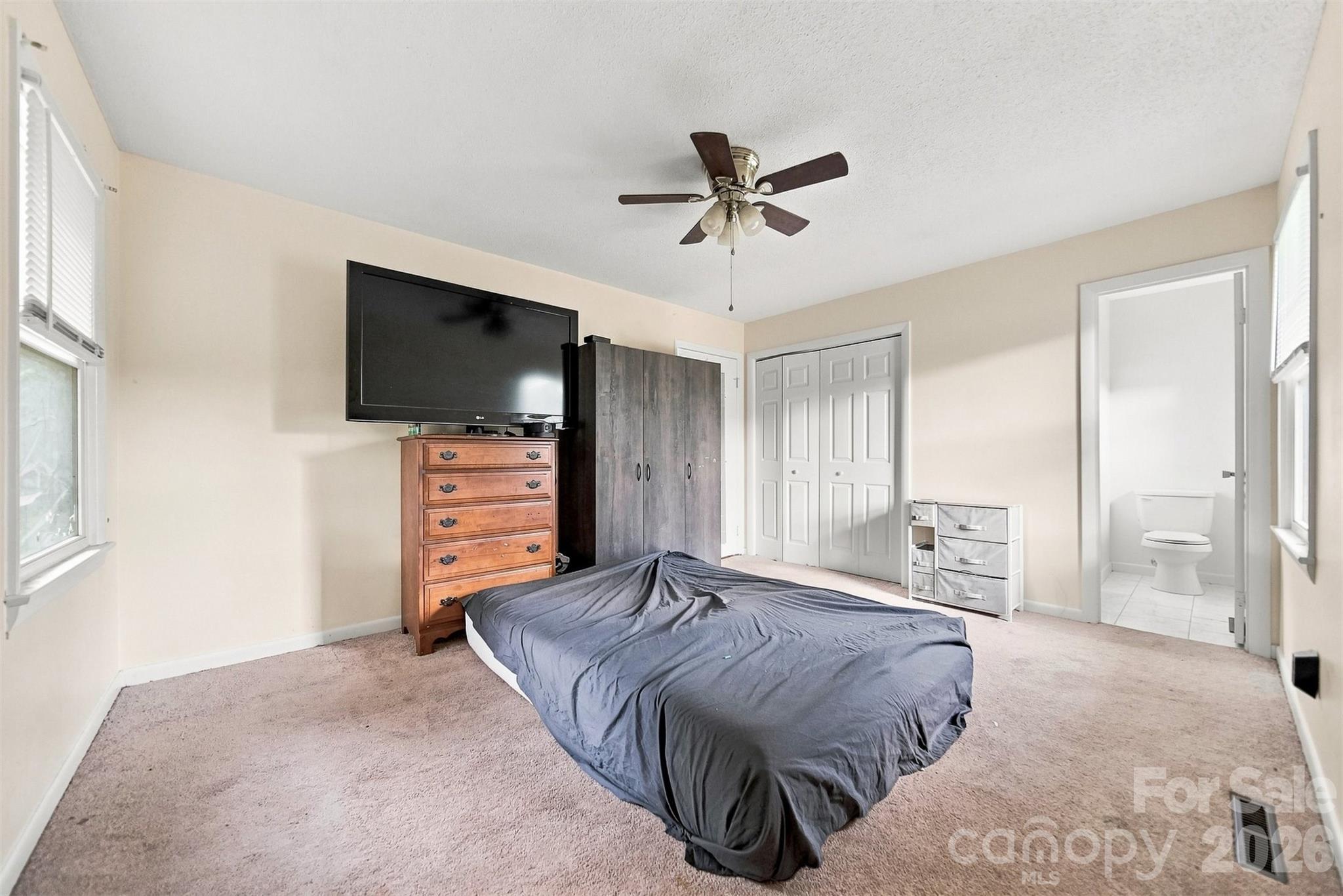 2103 2nd Avenue NW — Hickory