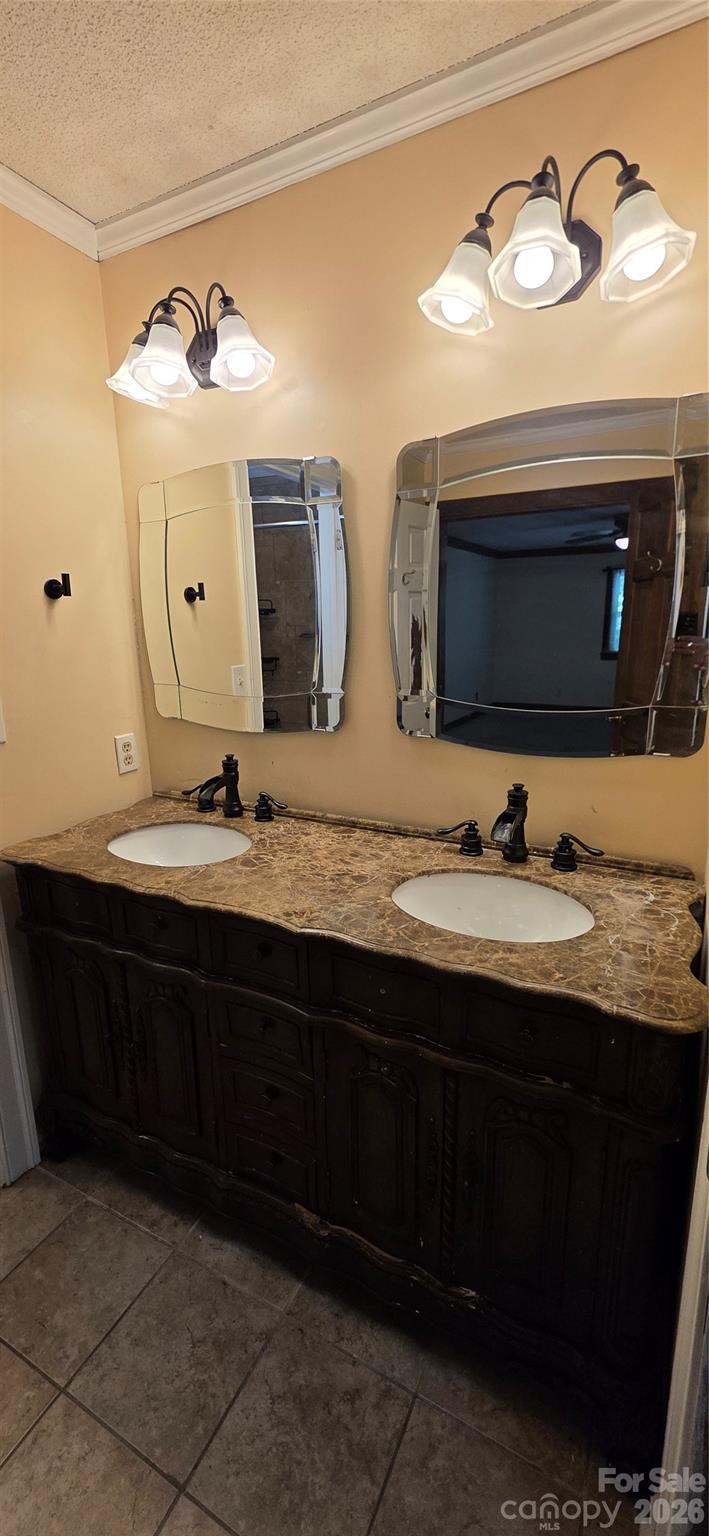 8979 Twin Lake Drive — Kernersville