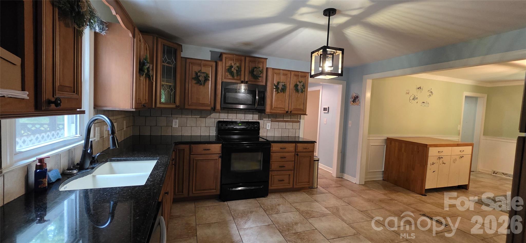 8979 Twin Lake Drive — Kernersville