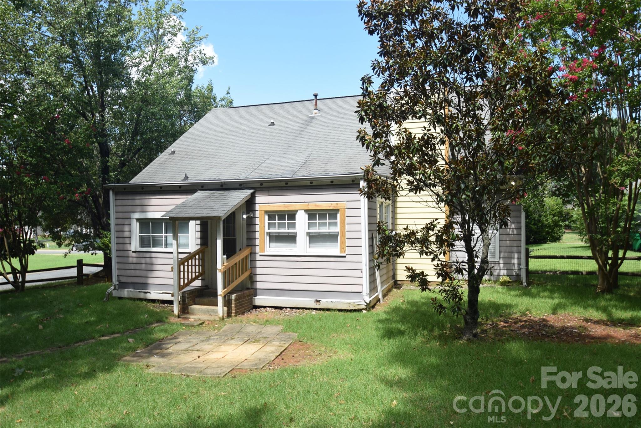730 Oakbluff Circle — Charlotte
