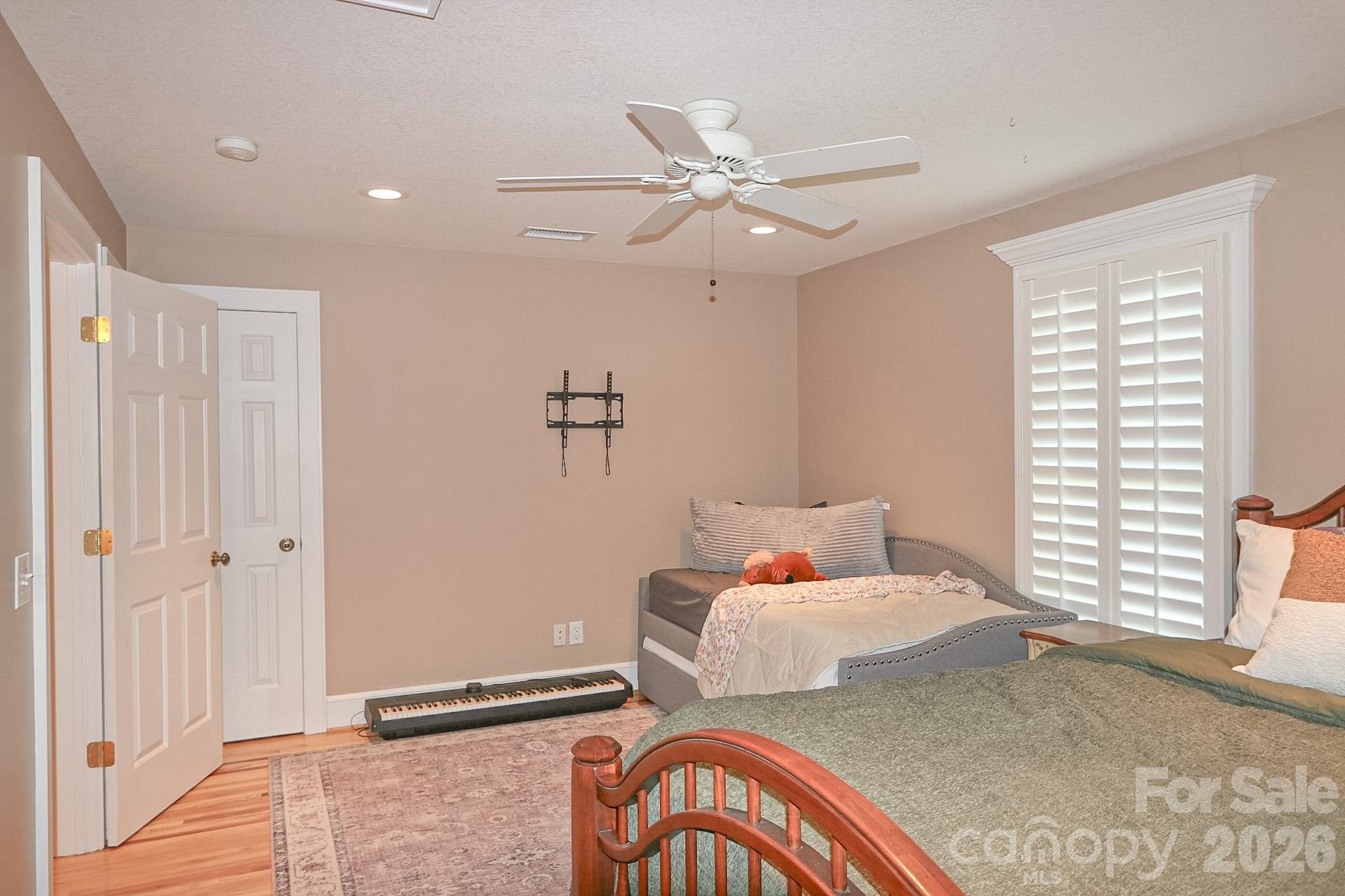 208 Triplett Street — Jonesville