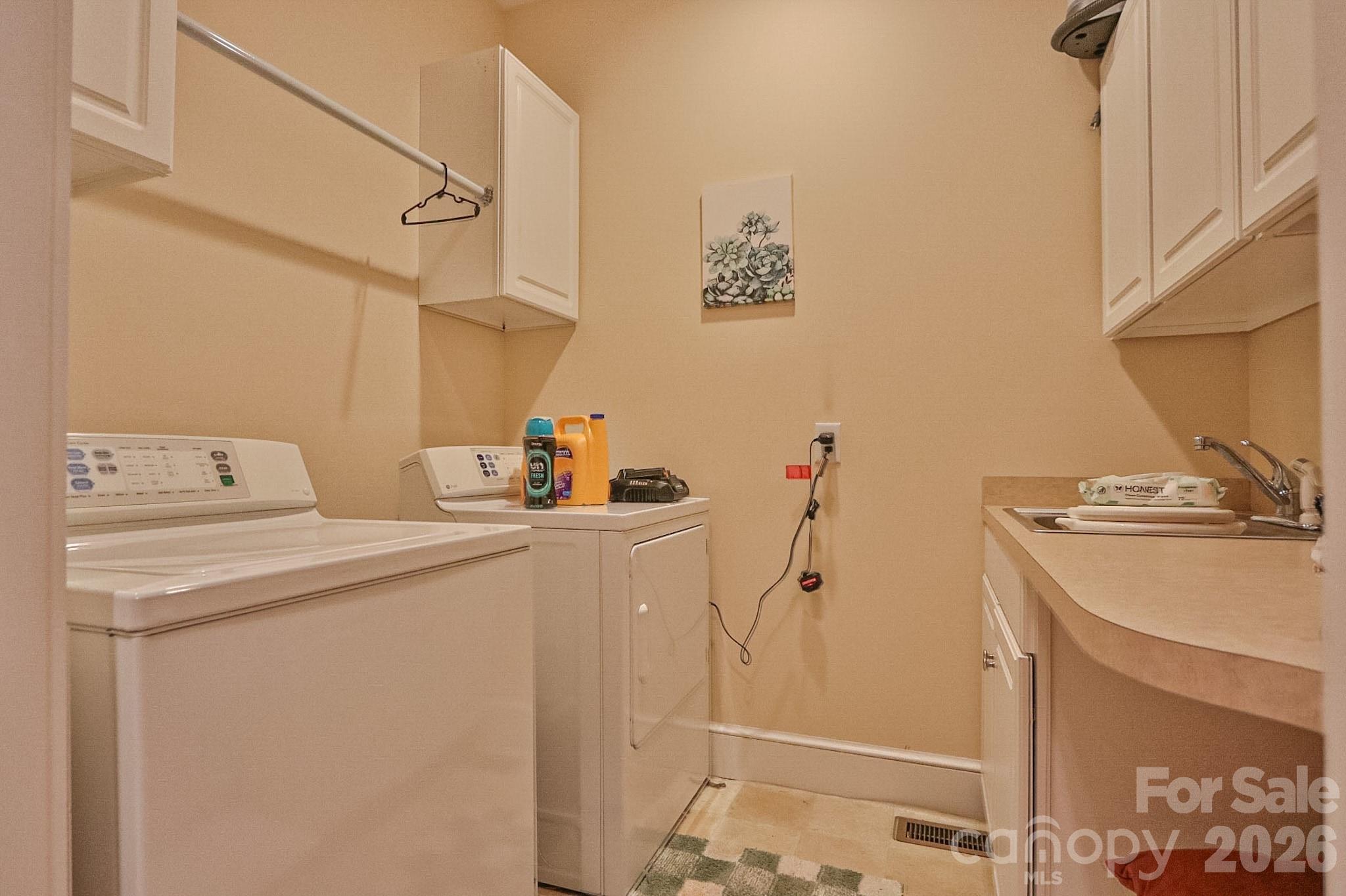 208 Triplett Street — Jonesville