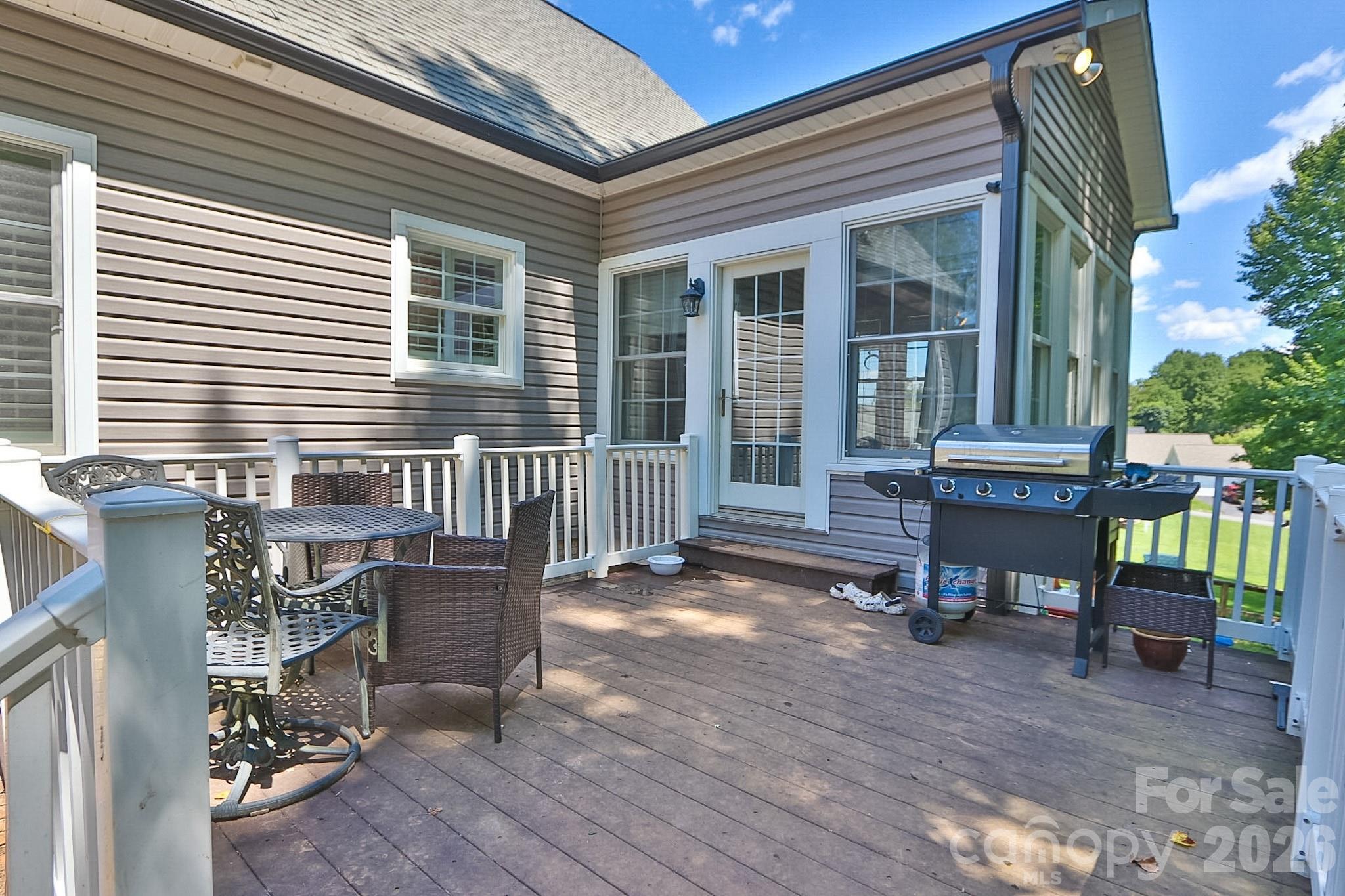 208 Triplett Street — Jonesville
