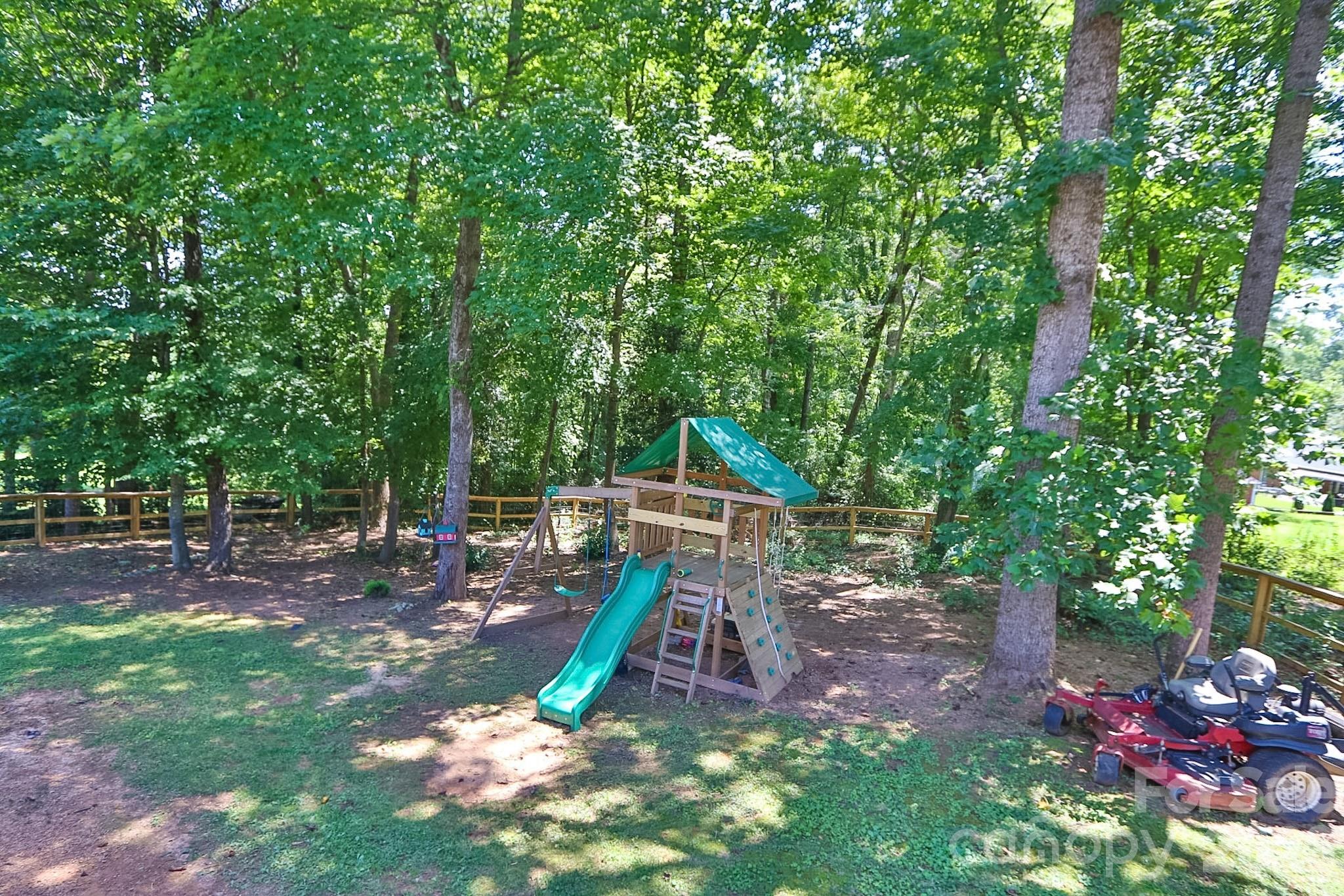 208 Triplett Street — Jonesville
