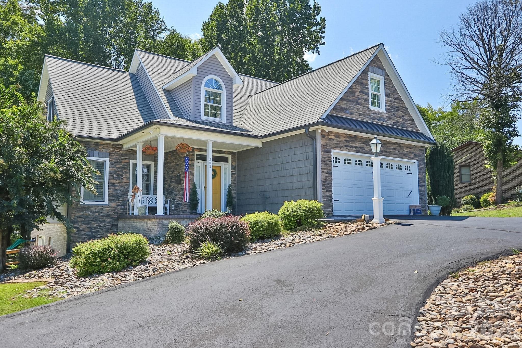 208 Triplett Street — Jonesville