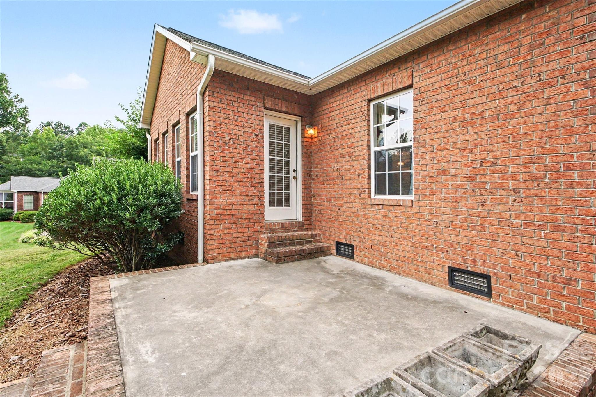 122 Hazeltine Court — Salisbury