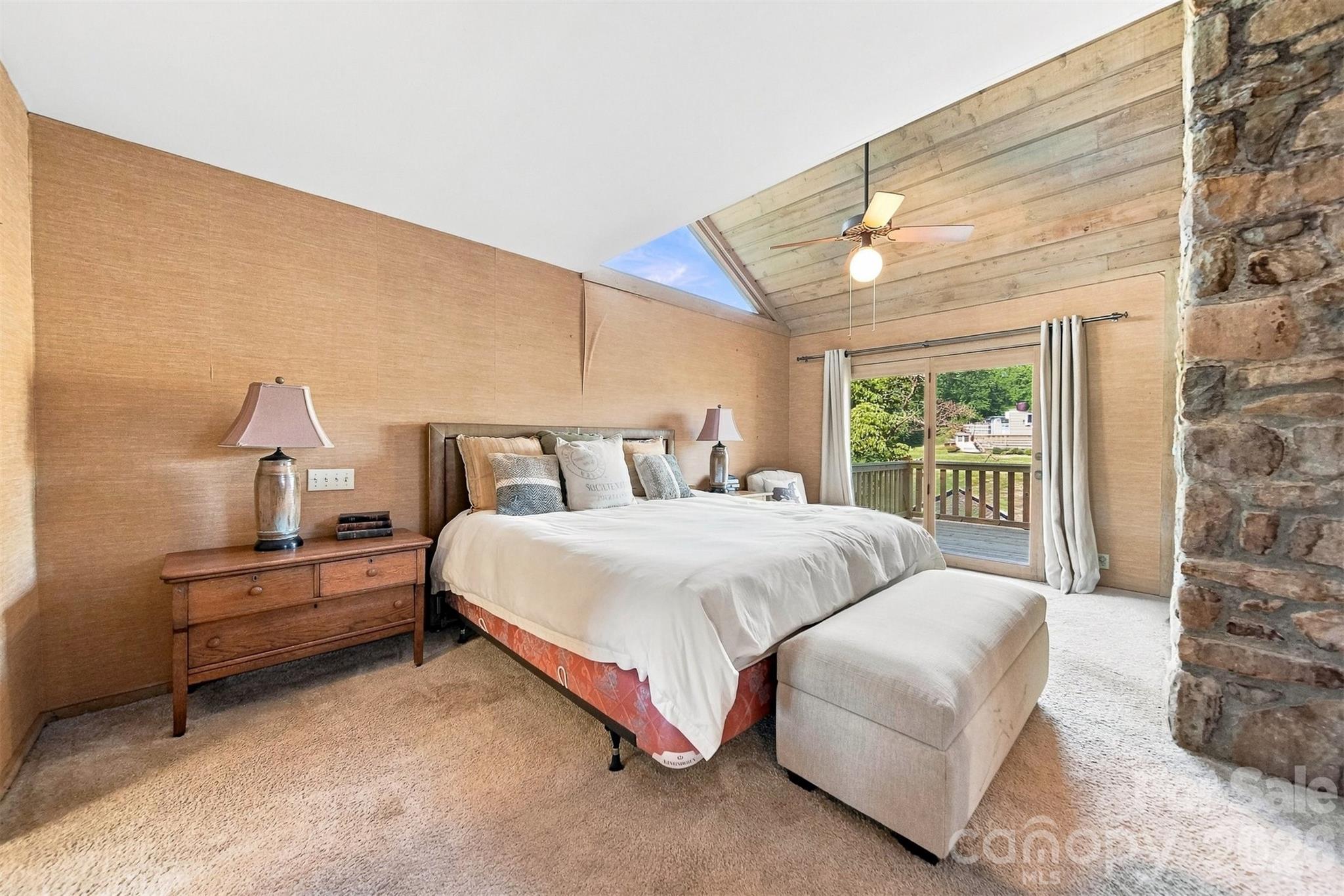 6580 Central Drive — Conover