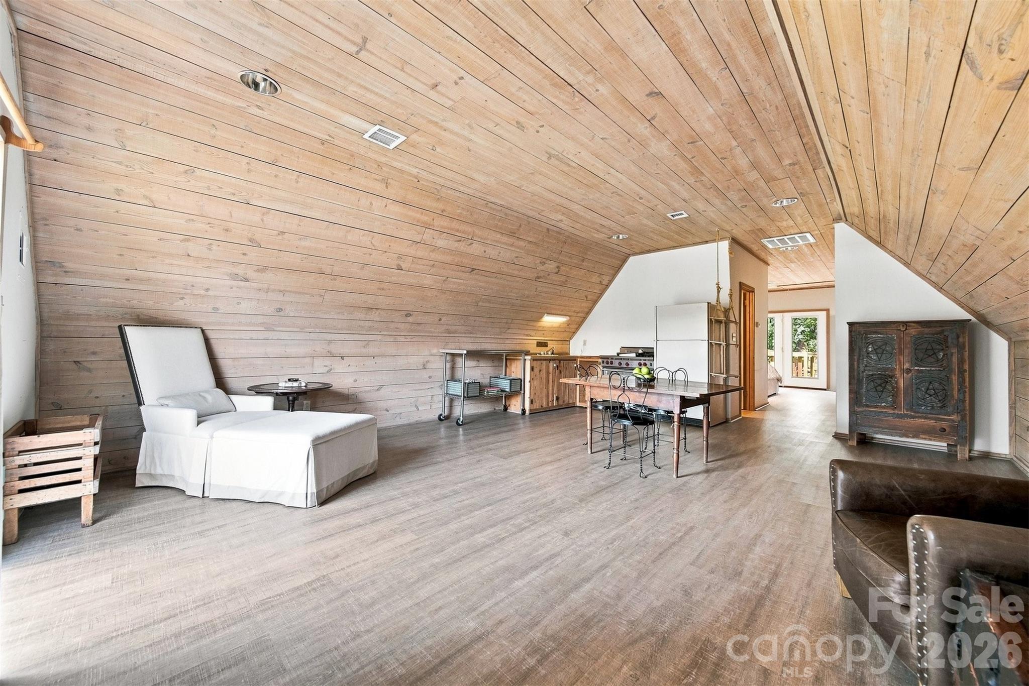 6580 Central Drive — Conover