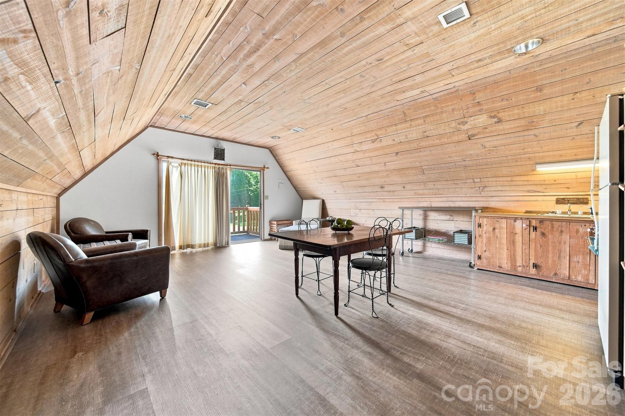 6580 Central Drive — Conover