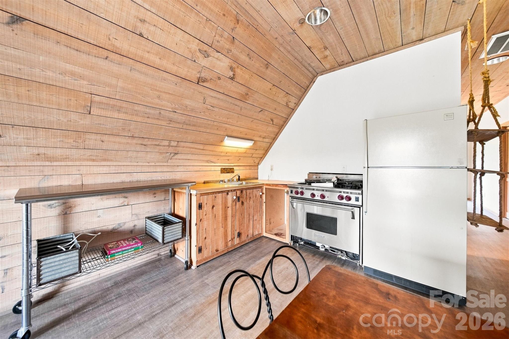 6580 Central Drive — Conover