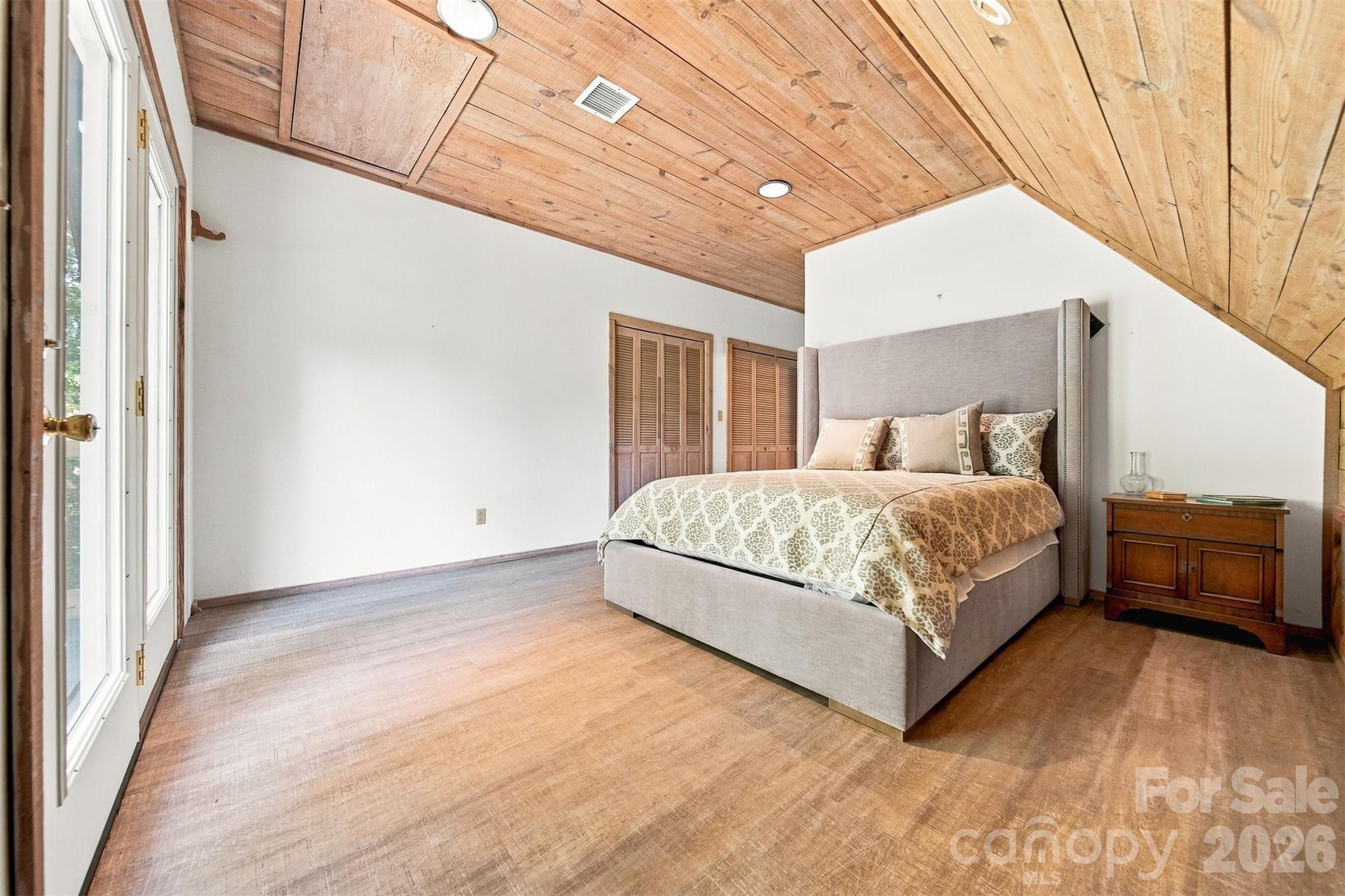 6580 Central Drive — Conover