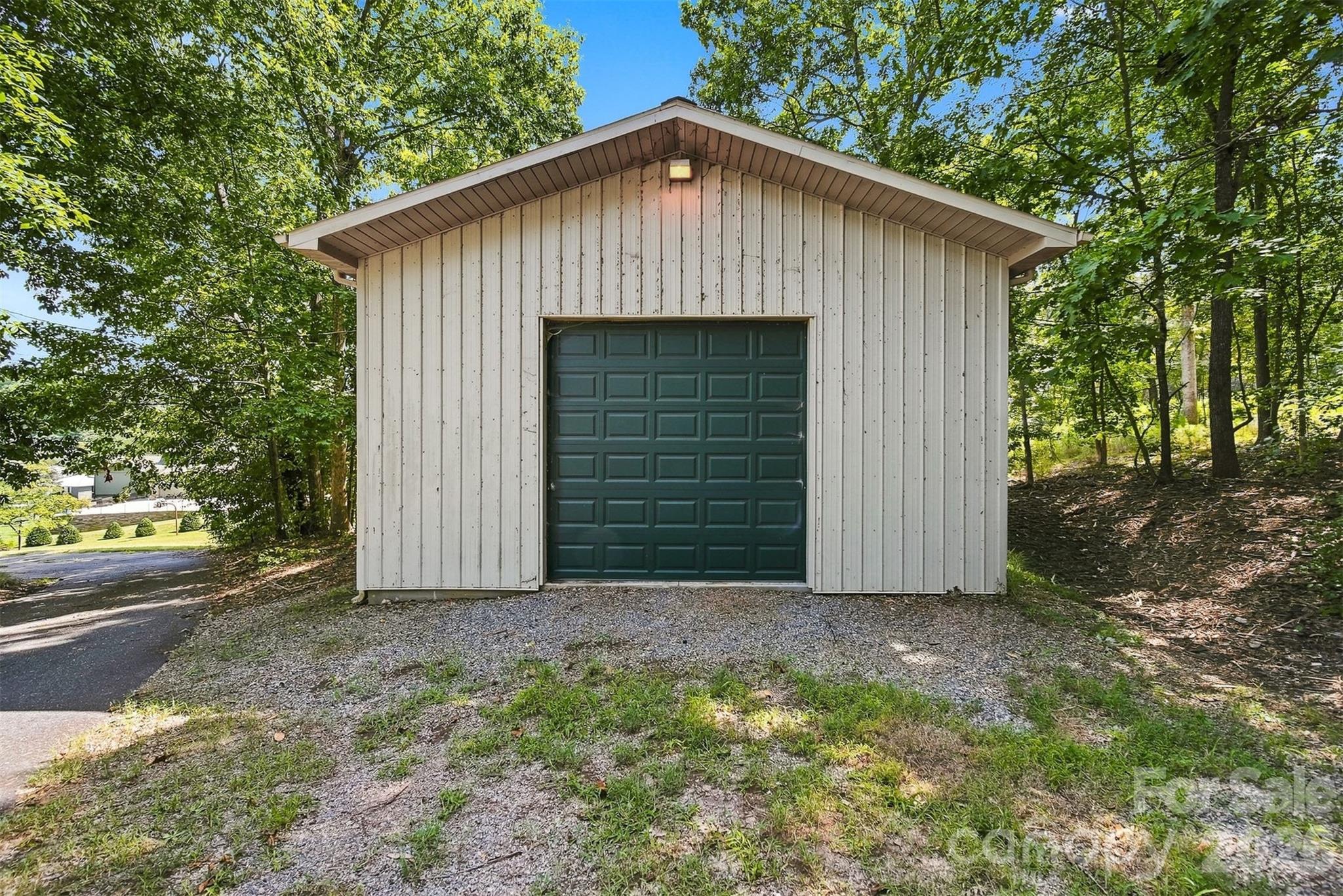 6580 Central Drive — Conover