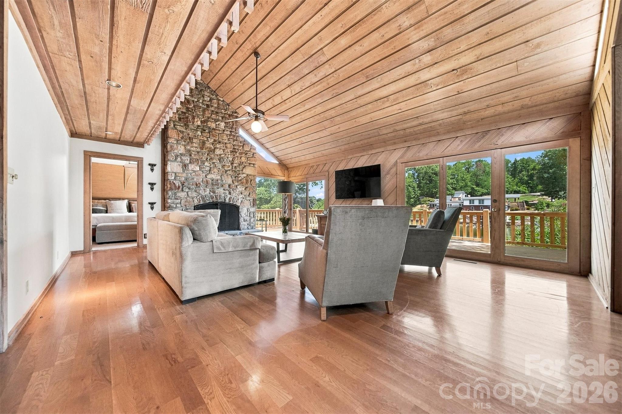 6580 Central Drive — Conover