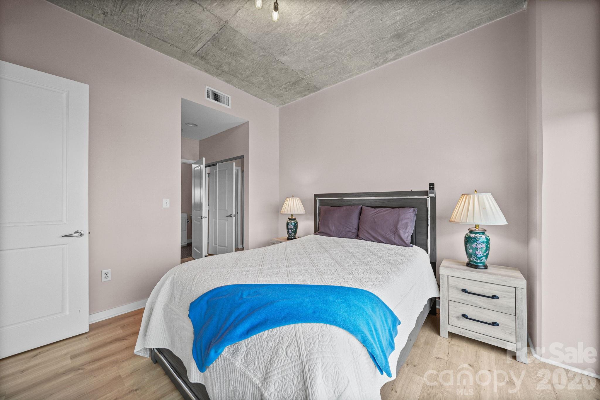 210 N Church Street #1414 — Charlotte