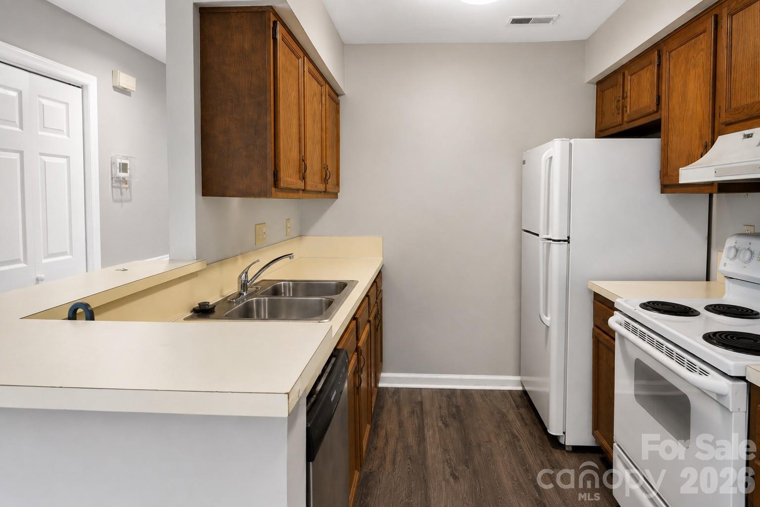 8024 Tremaine Court — Charlotte