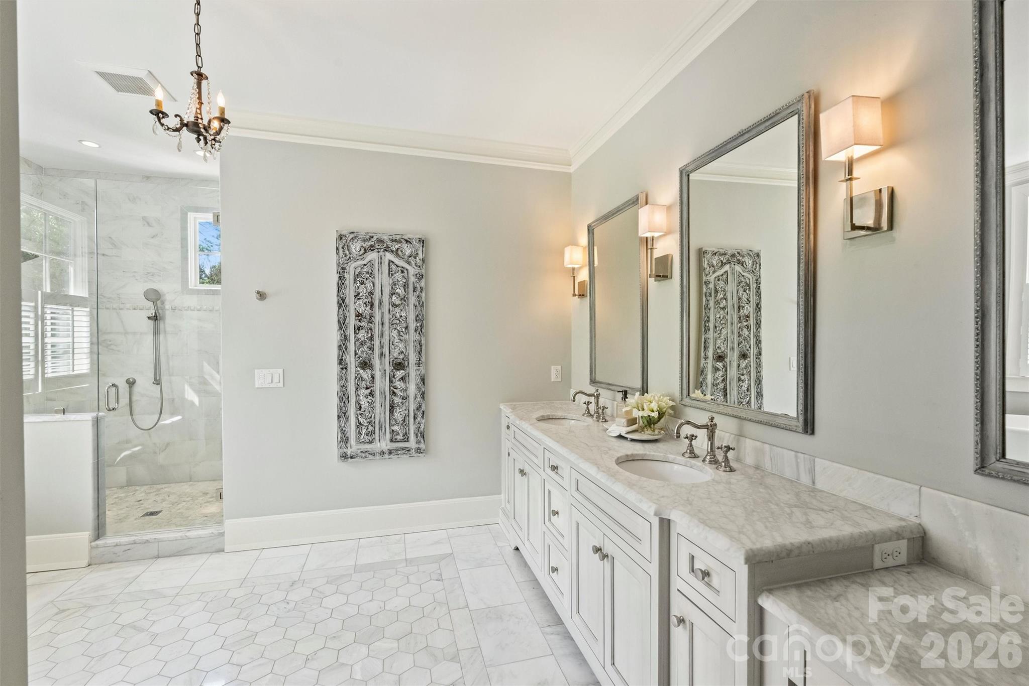 1136 Queens Road — Charlotte