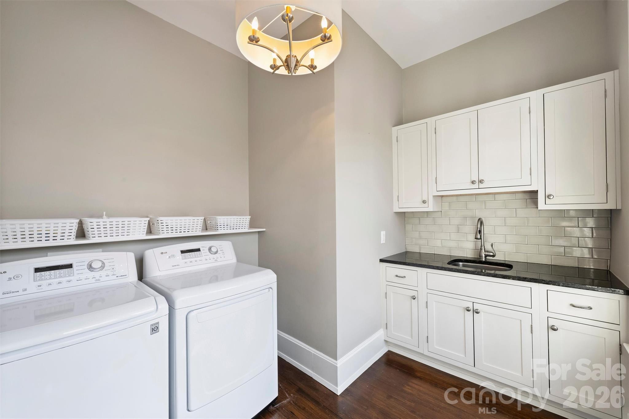 1136 Queens Road — Charlotte
