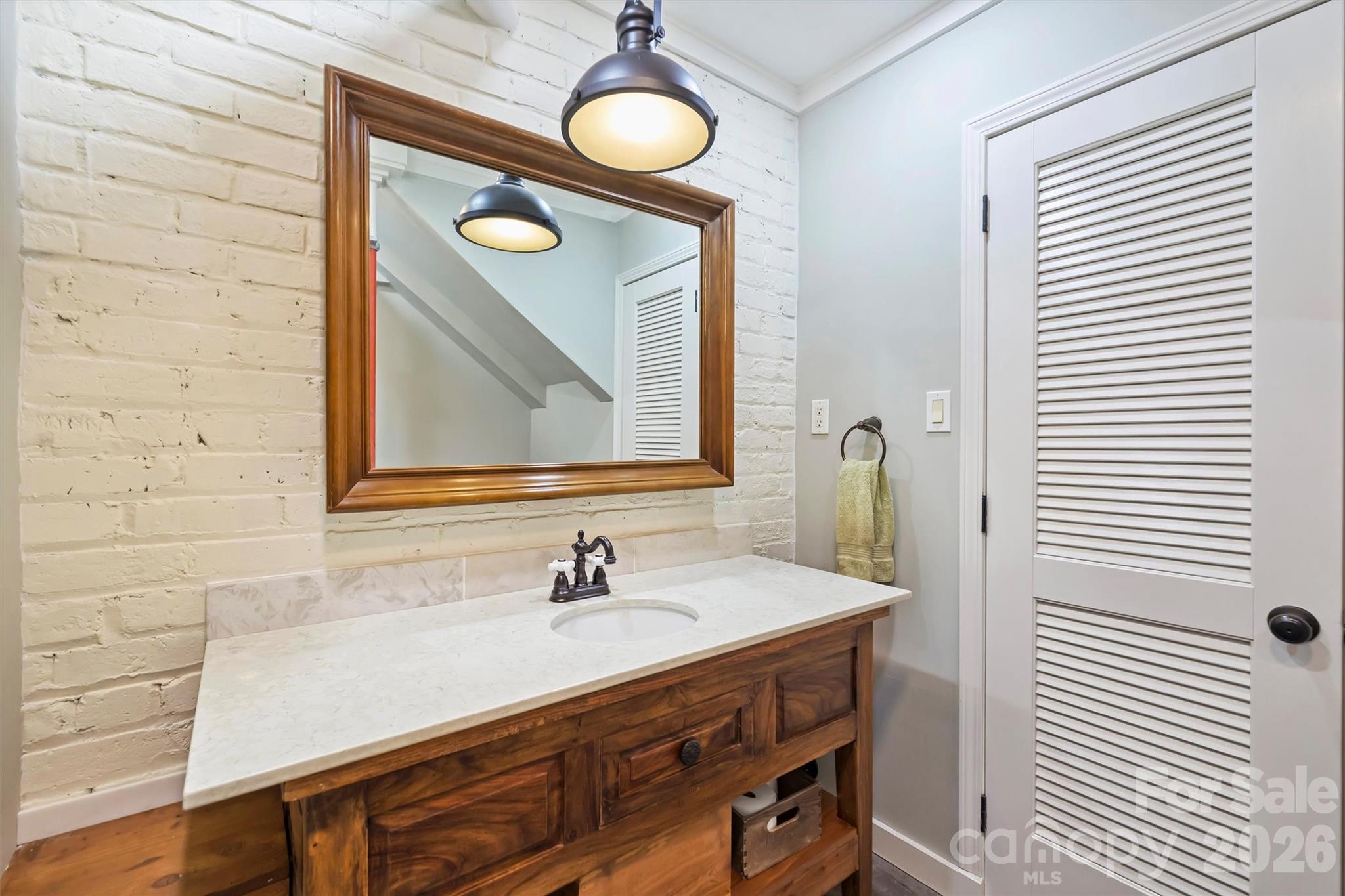 1136 Queens Road — Charlotte