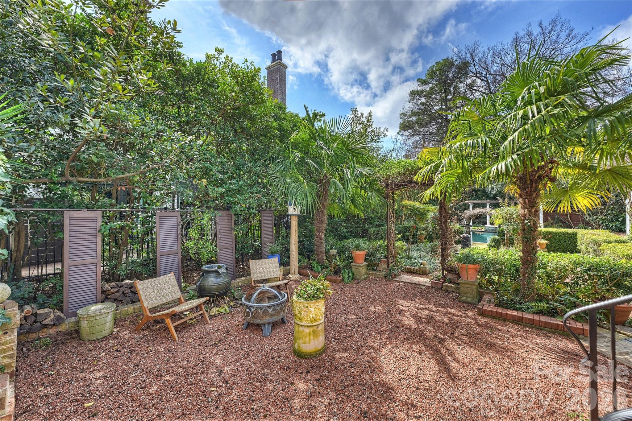 1136 Queens Road — Charlotte