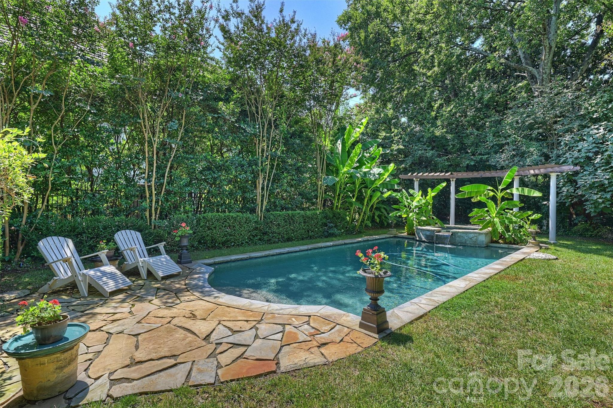 1136 Queens Road — Charlotte