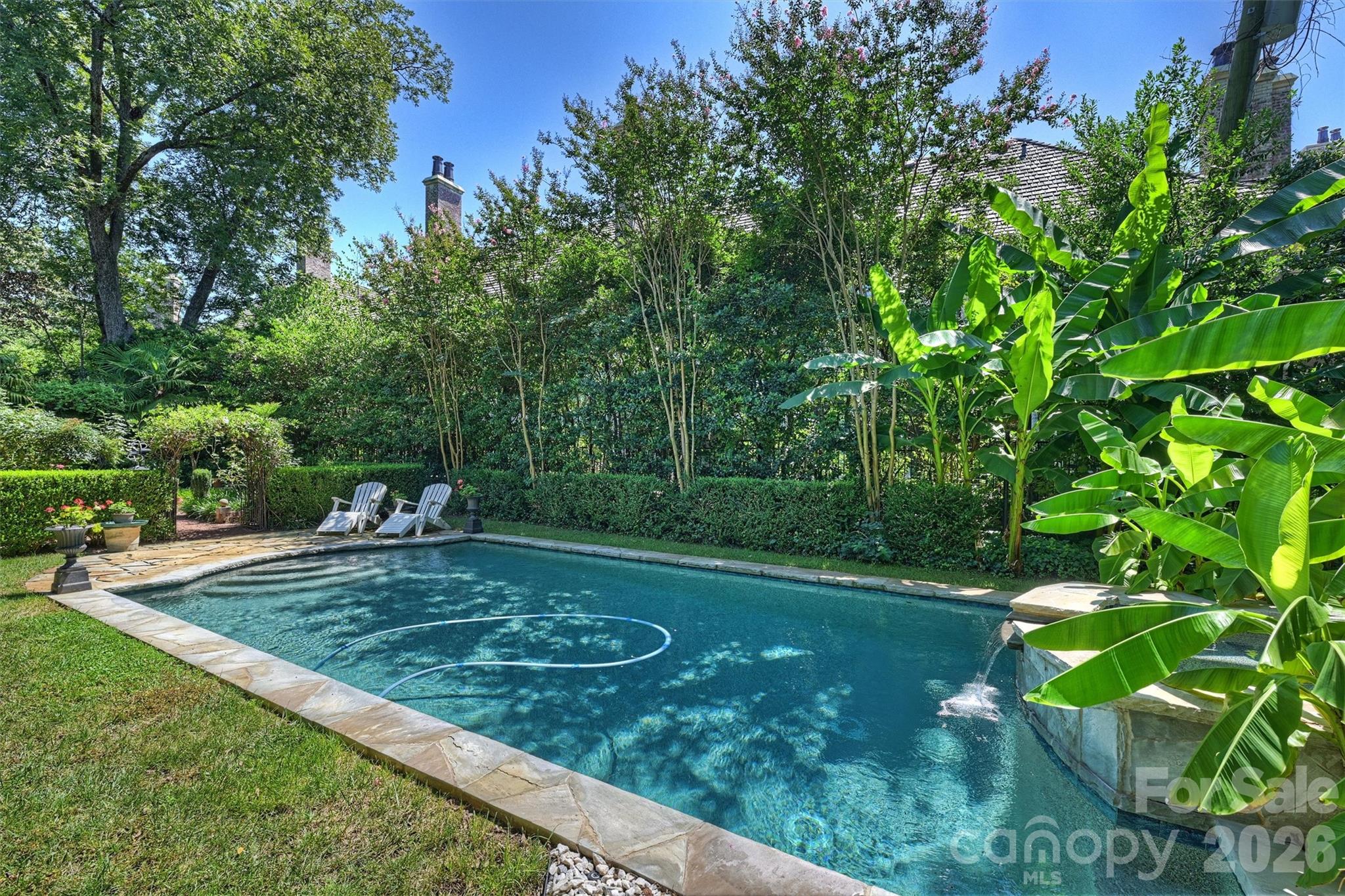 1136 Queens Road — Charlotte