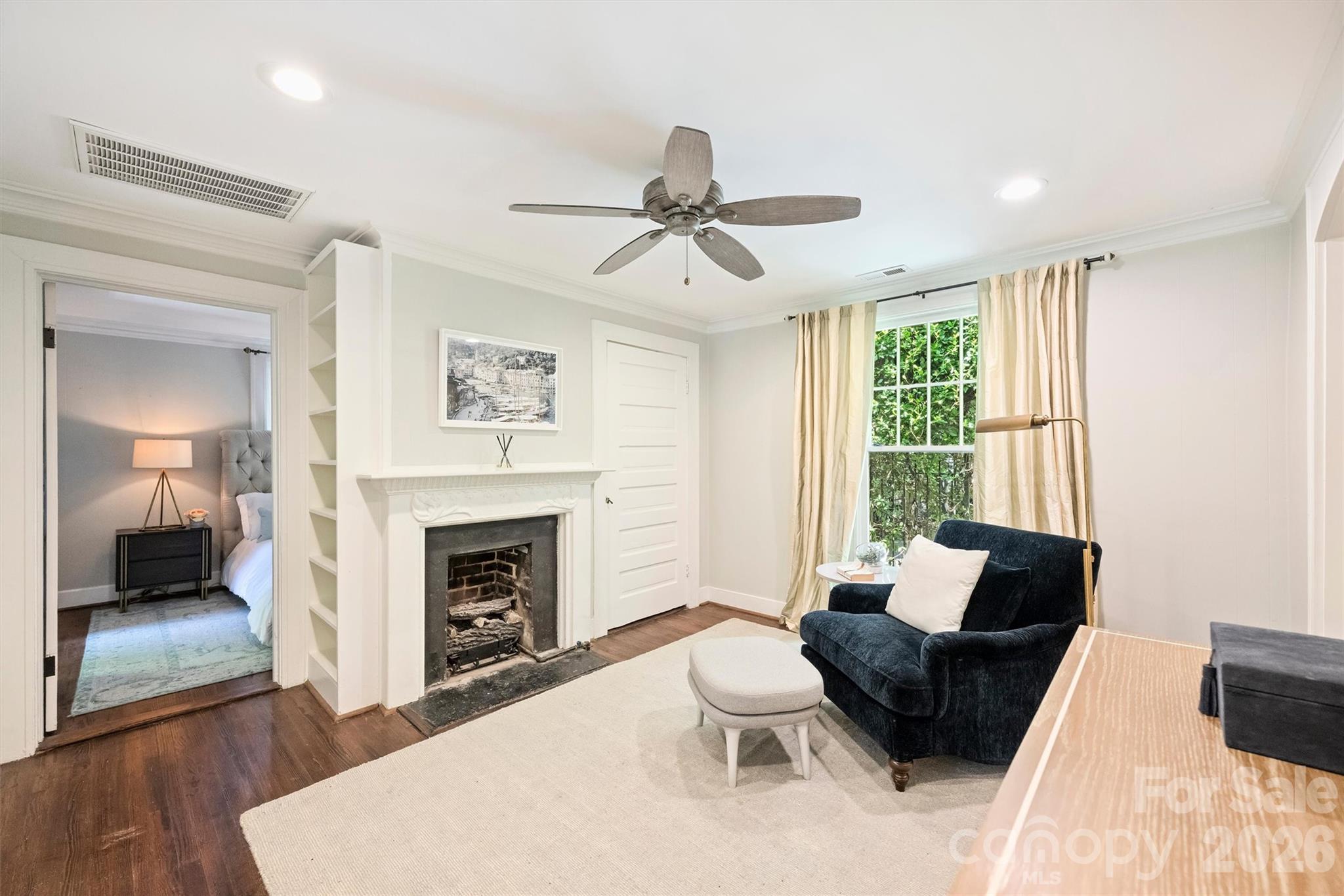 1136 Queens Road — Charlotte