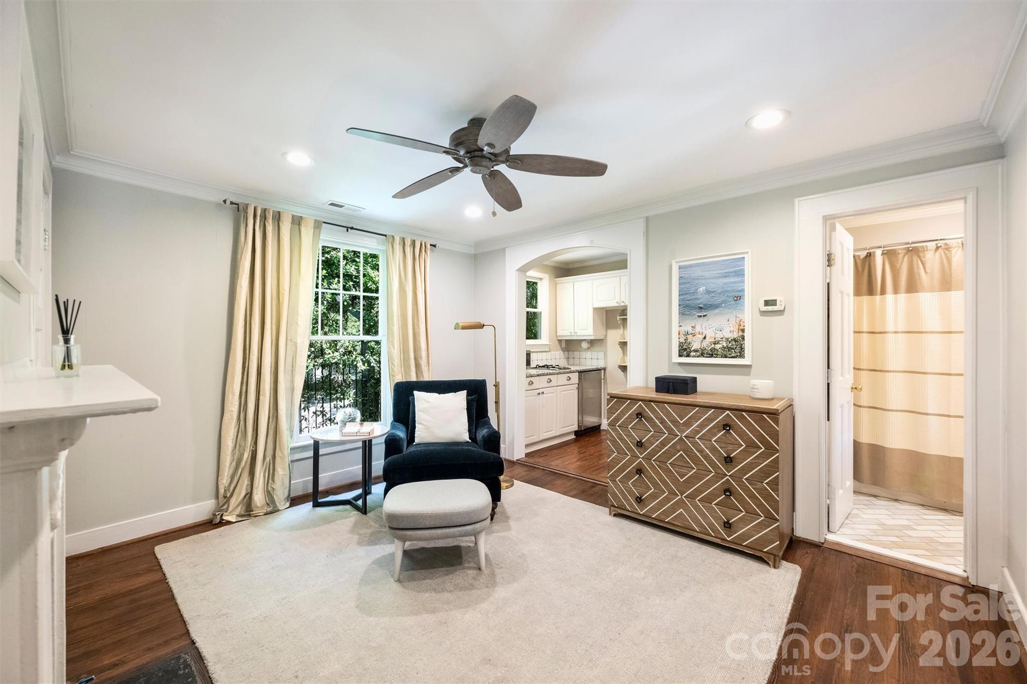 1136 Queens Road — Charlotte
