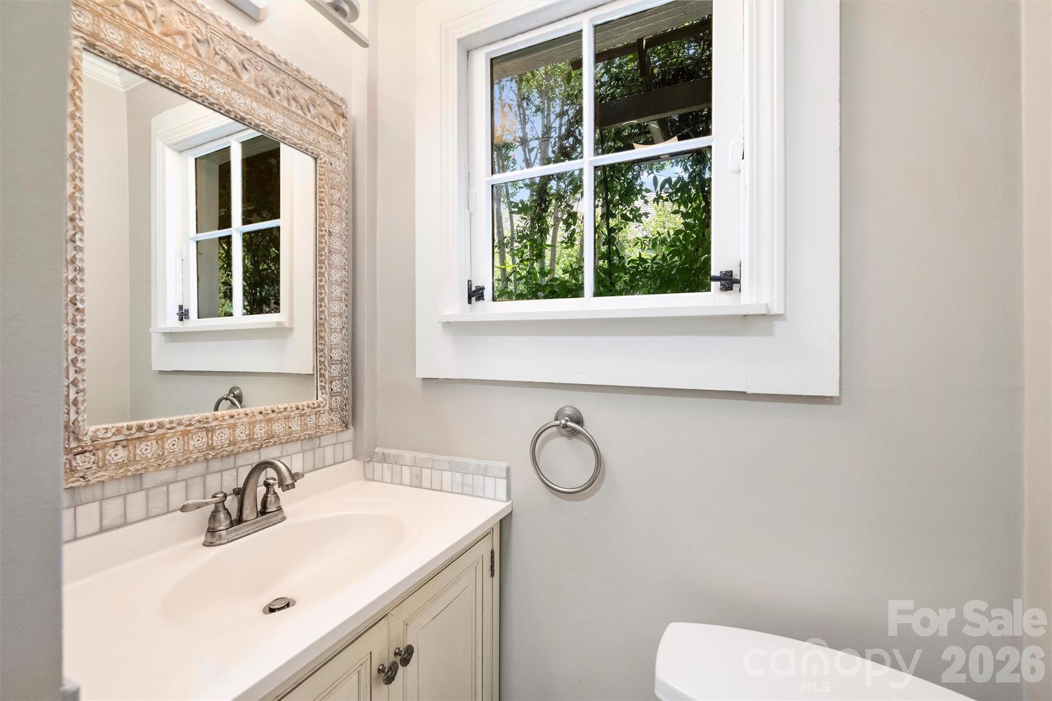 1136 Queens Road — Charlotte