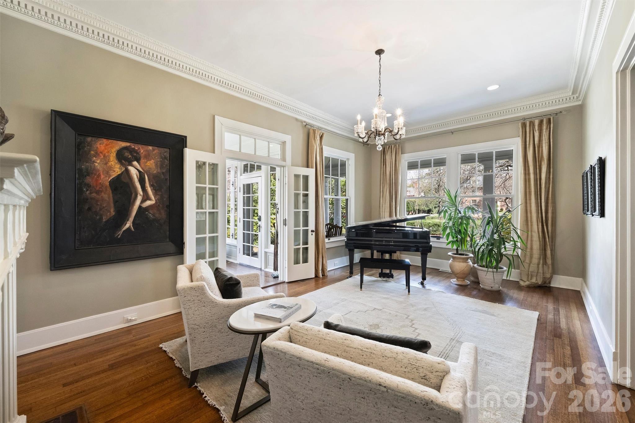 1136 Queens Road — Charlotte