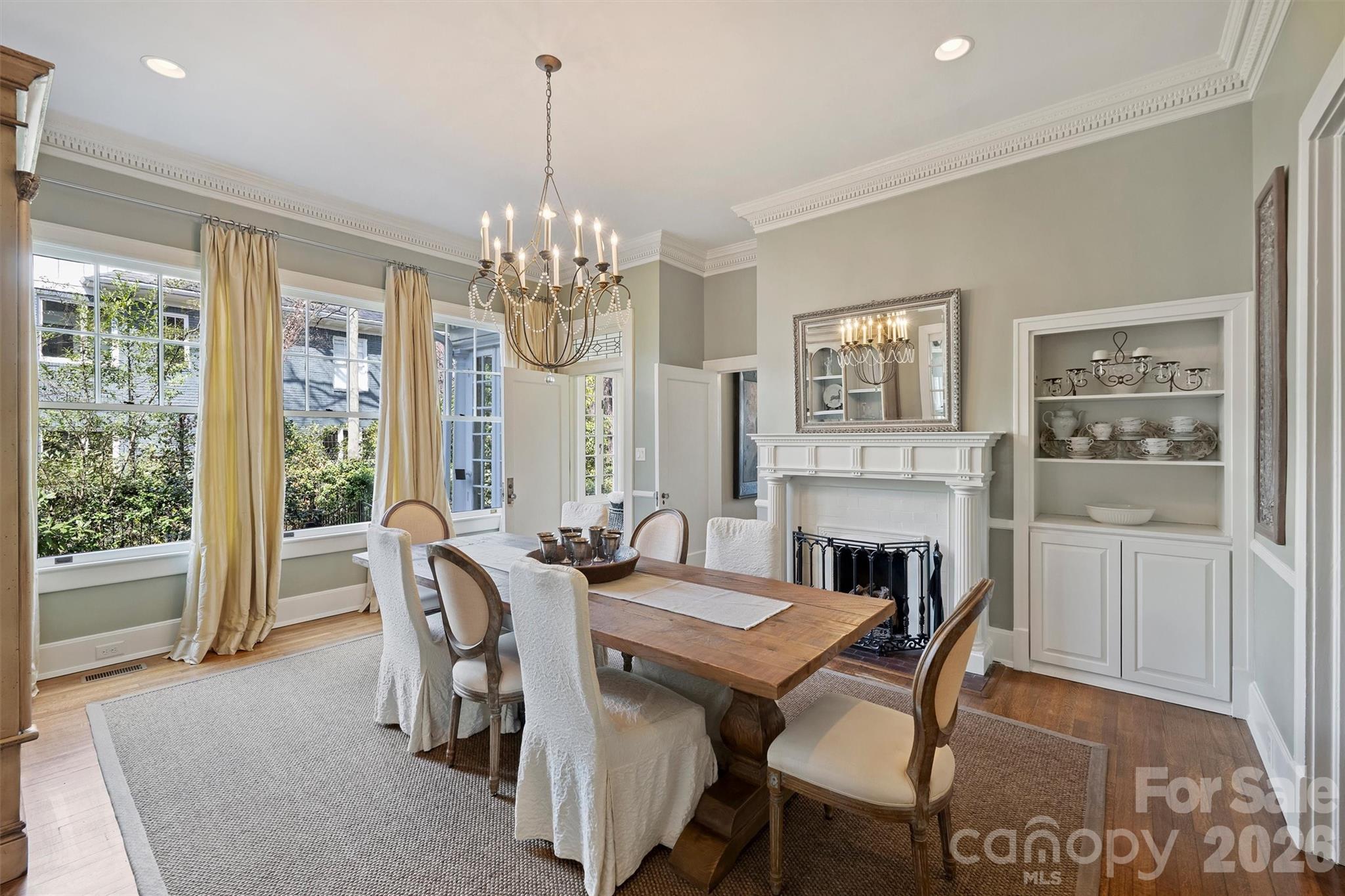 1136 Queens Road — Charlotte