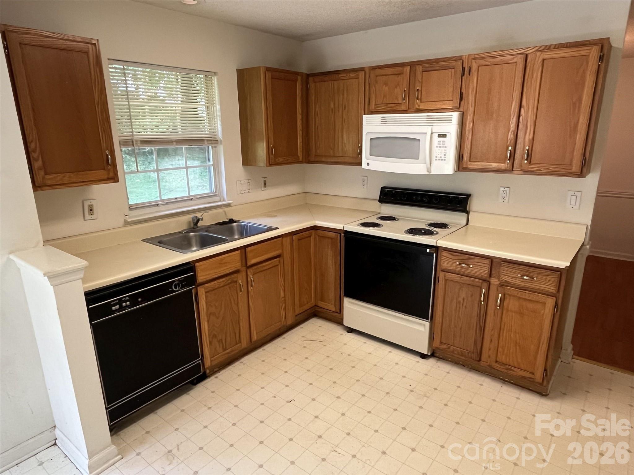 5326 Groveton Court — Charlotte